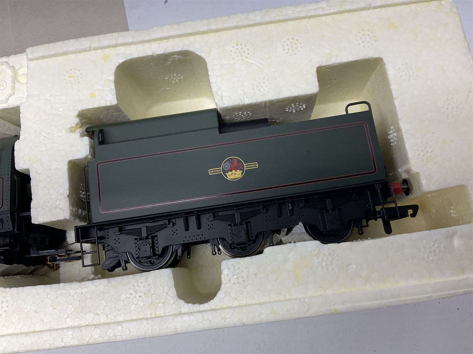 Hornby '00' gauge - NRM Collection Merchant Navy Class 4-6-2 locomotive 'Ellerman Lines' No.35029; b - Image 8 of 8