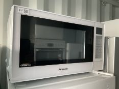 Panasonic NN - CT54JW Microwave