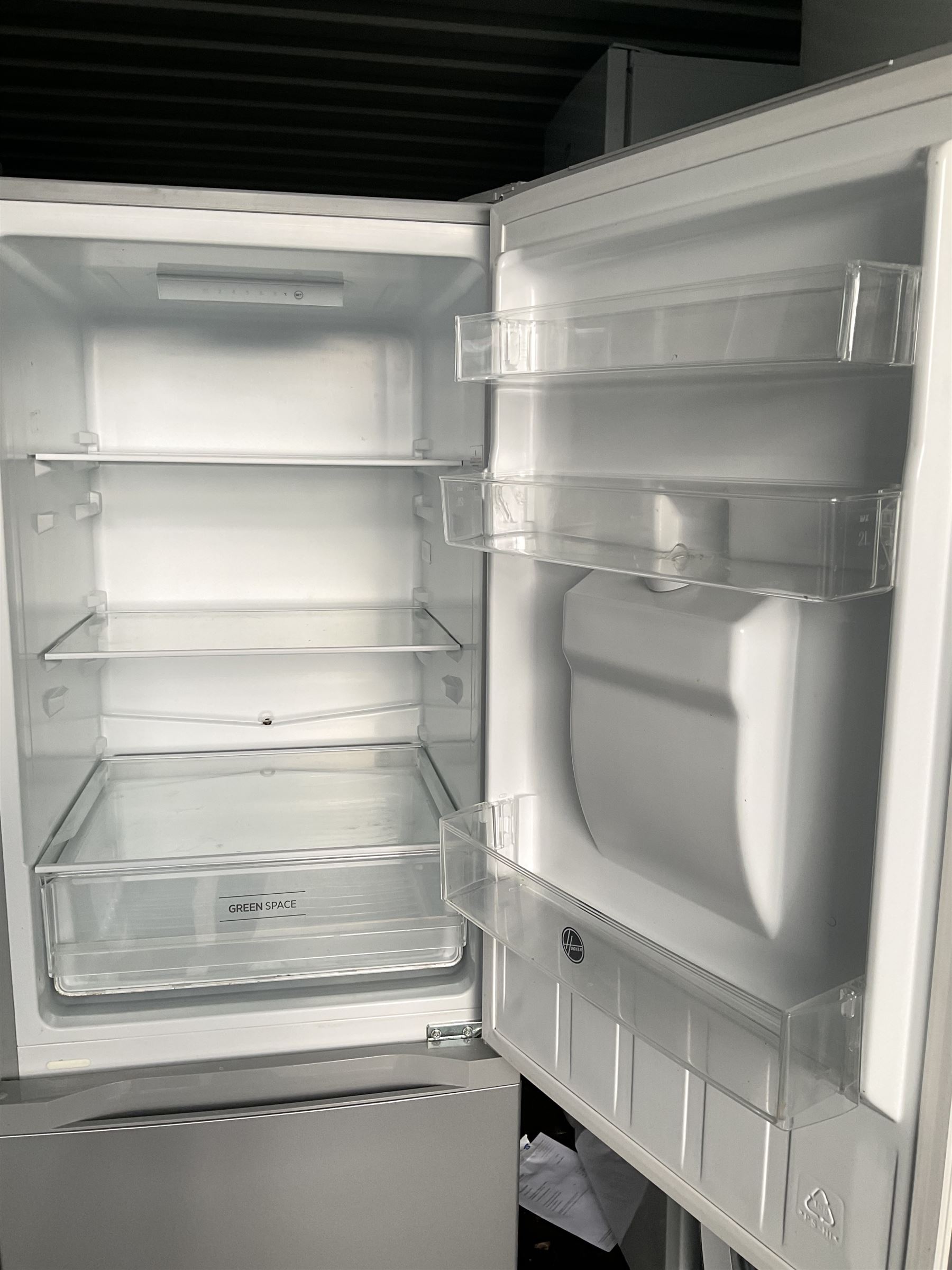 Hoover fridge freezer with water dispenser - Image 2 of 3