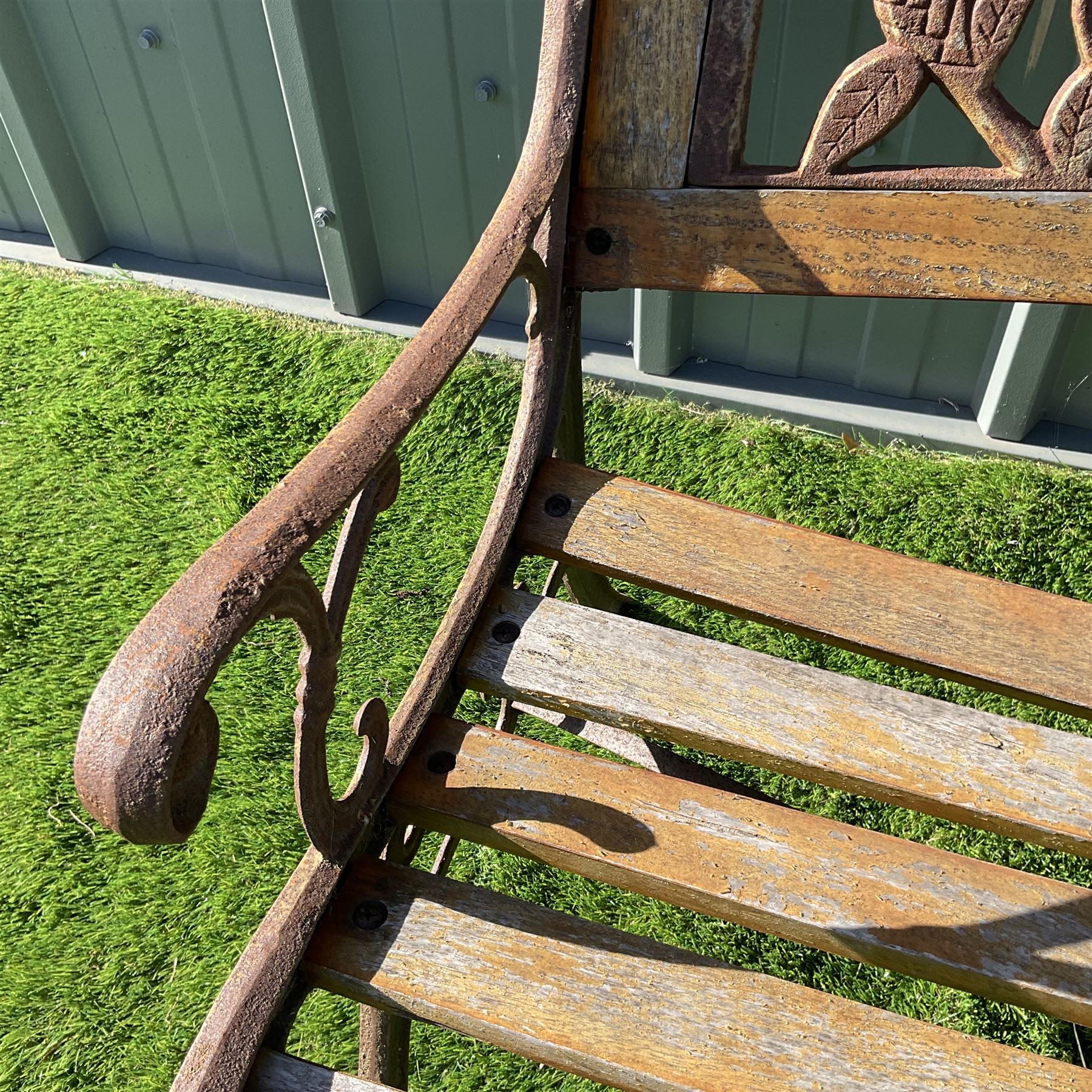 Cast iron an wood slat bench with rose design back rest - Image 5 of 5