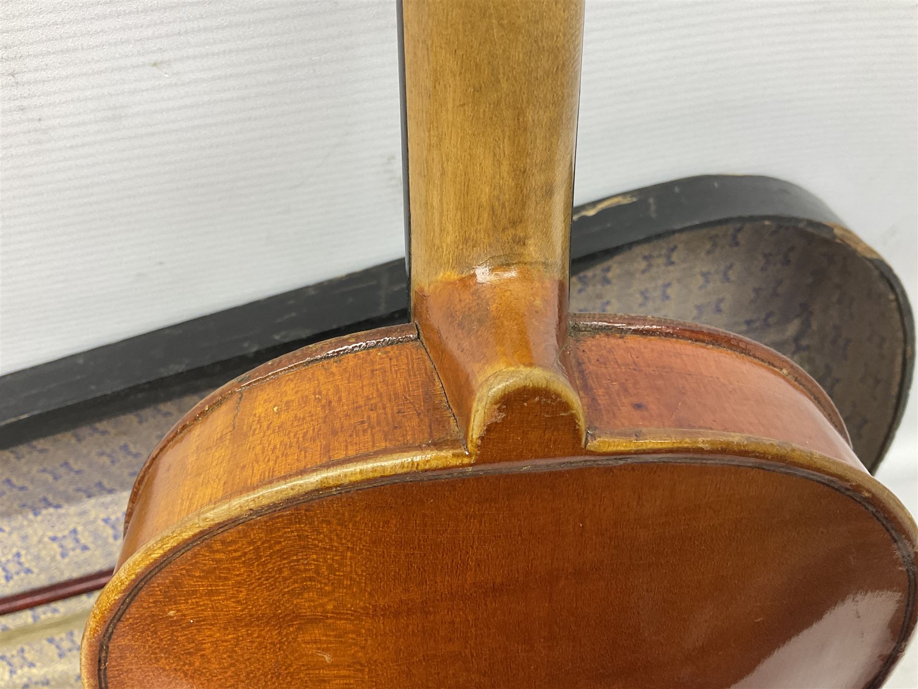 German trade violin c1900 with 36cm one-piece maple back and ribs and spruce top L59cm overall; in e - Image 9 of 17