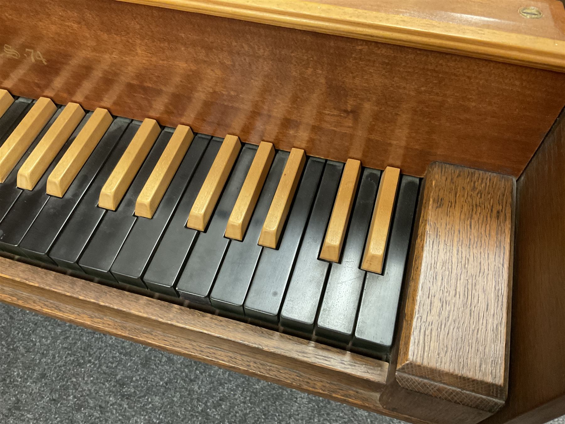 1970s Knowles oak cased harpsichord dated 1974 with 31-key ebonised keyboard - Image 2 of 12
