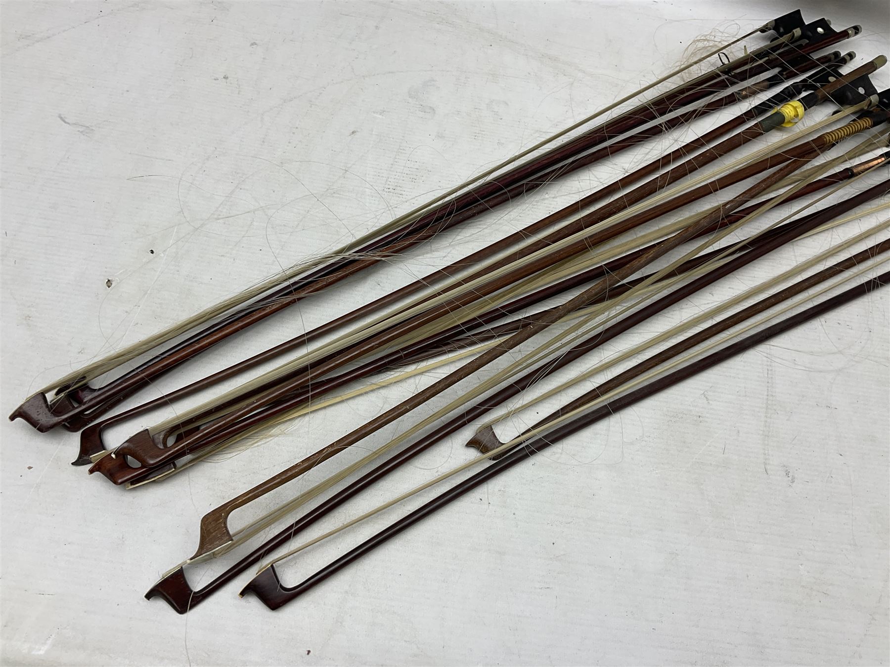 Collection of fourteen assorted violin/cello bows - Image 8 of 9