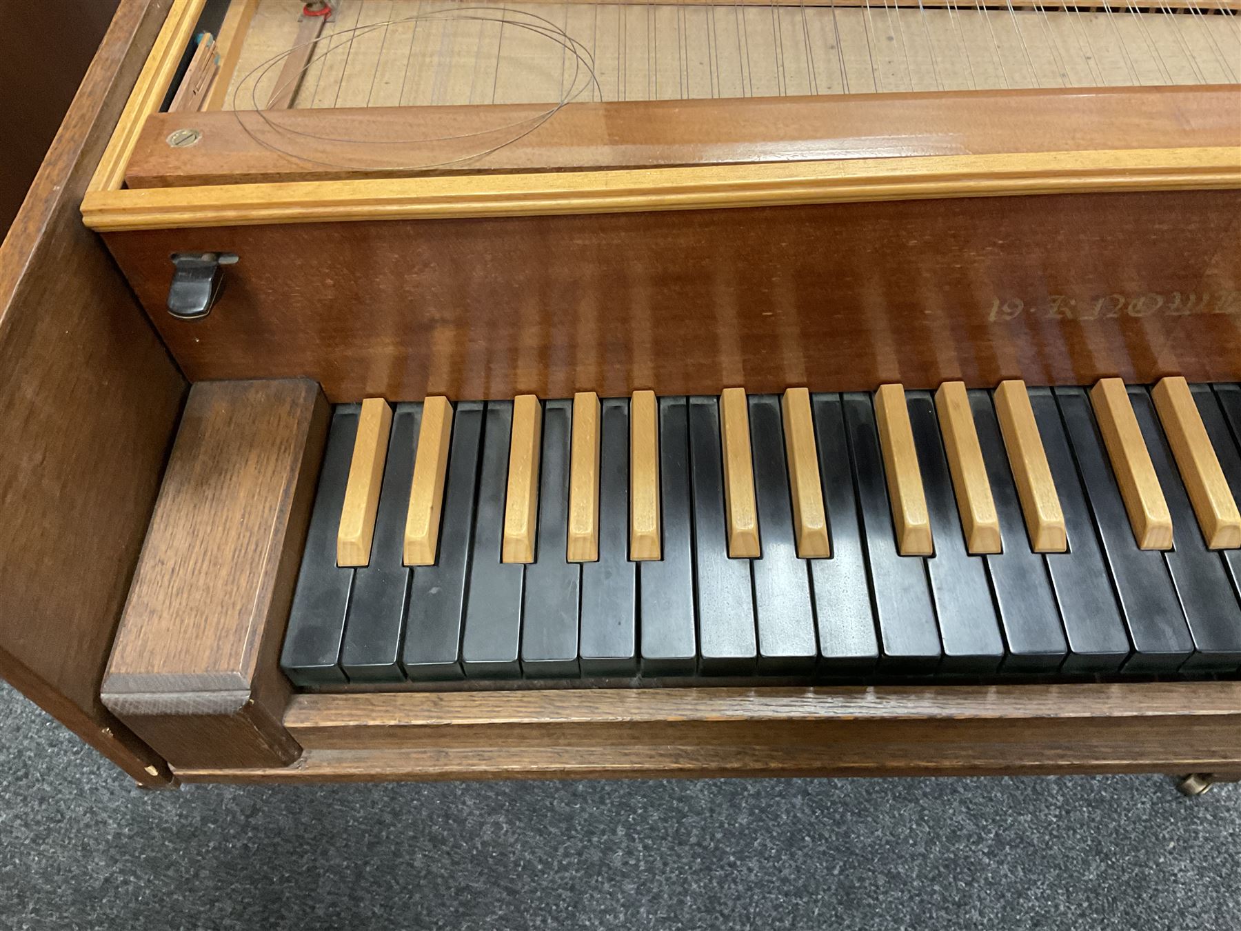 1970s Knowles oak cased harpsichord dated 1974 with 31-key ebonised keyboard - Image 4 of 12