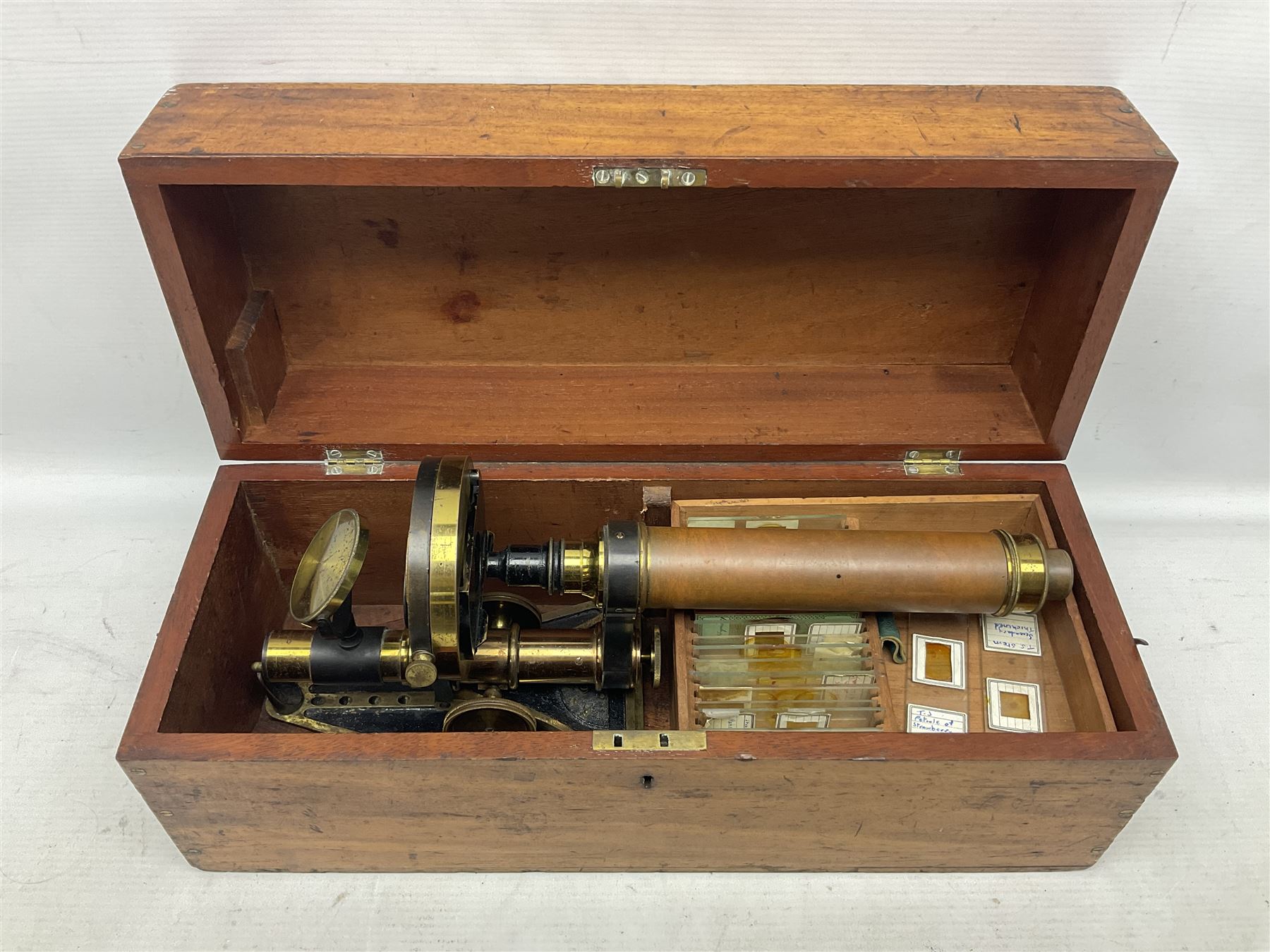 Late 19th/early 20th century brass monocular microscope by R. & J. Beck London No.6219 - Image 13 of 15