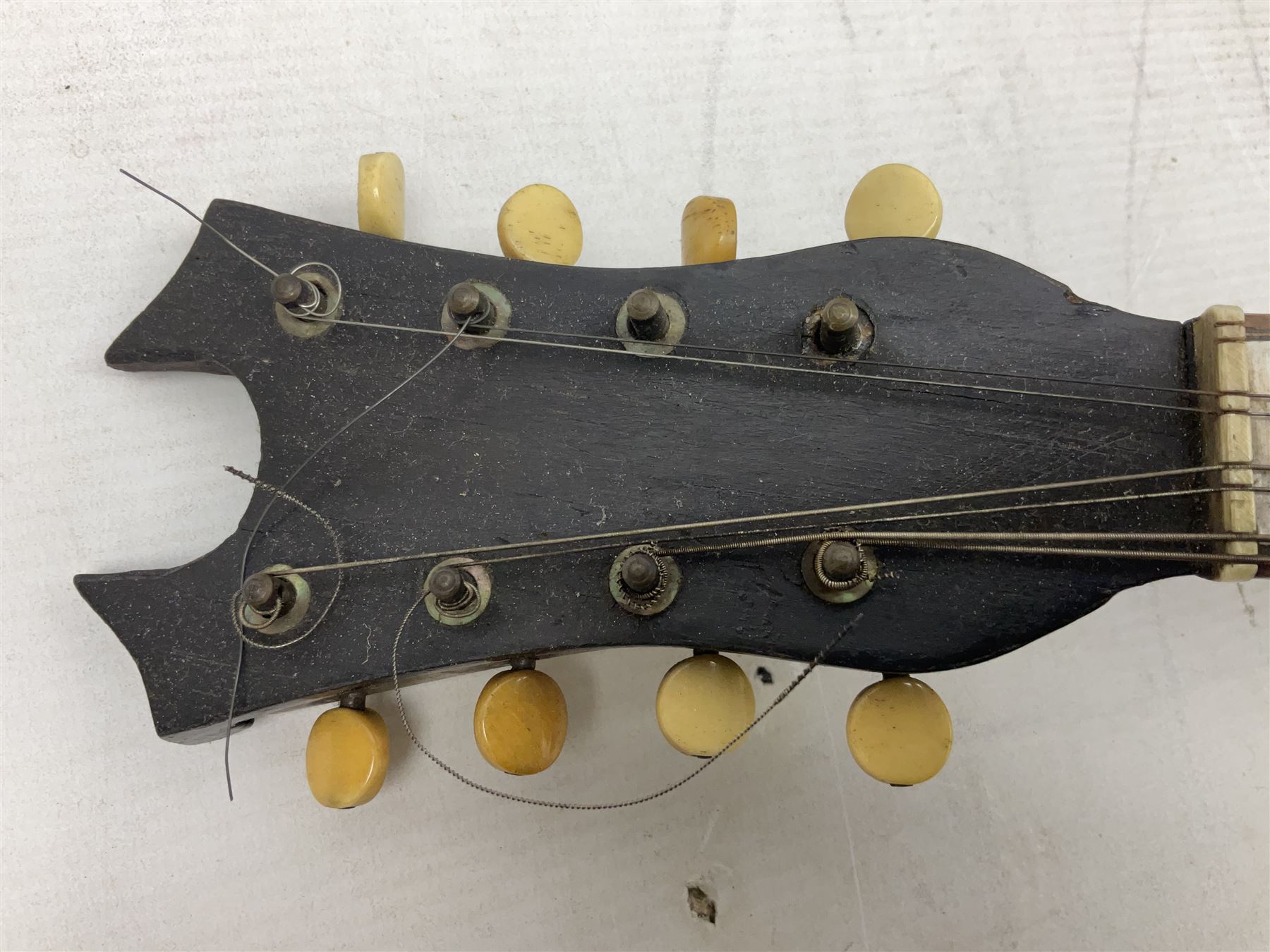 Early 20th Century Neapolitan eight-string lute back mandolin - Image 8 of 16
