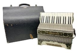 Hohner Verdi I piano accordion with forty-eight buttons and thirty-four keys L43cm; in associated ha