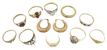 9ct gold stone set rings and pair of earrings