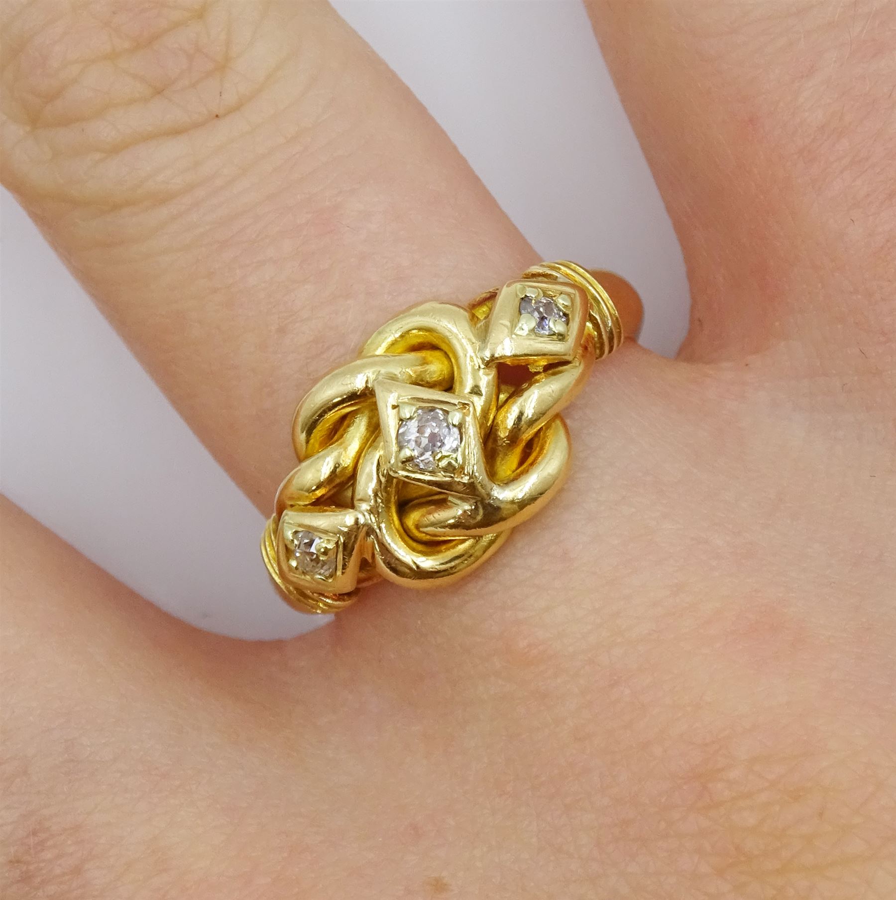 Edwardian 18ct gold three stone old cut diamond love knot ring - Image 2 of 4