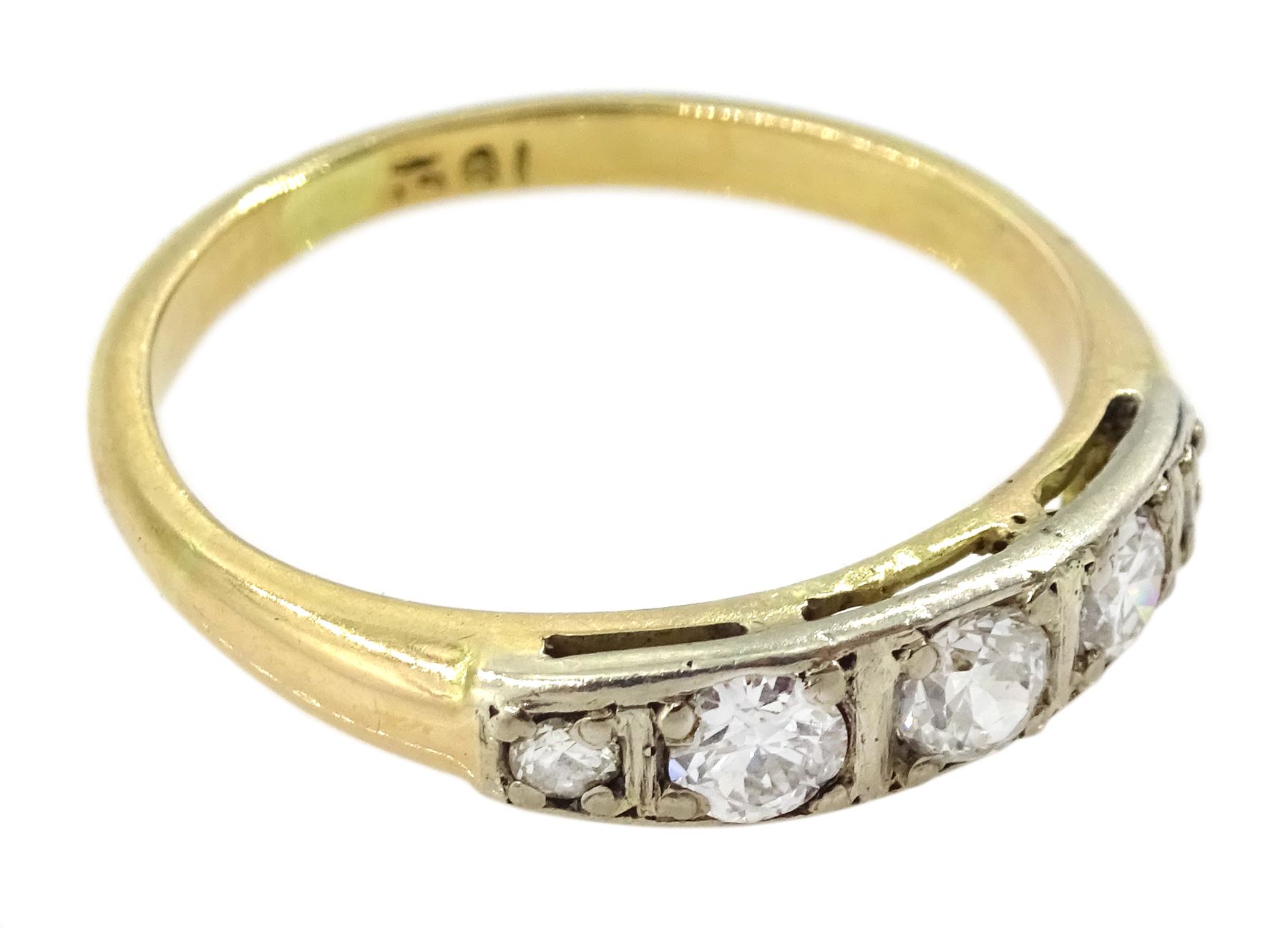 Gold five stone graduating round brilliant cut diamond ring - Image 4 of 5