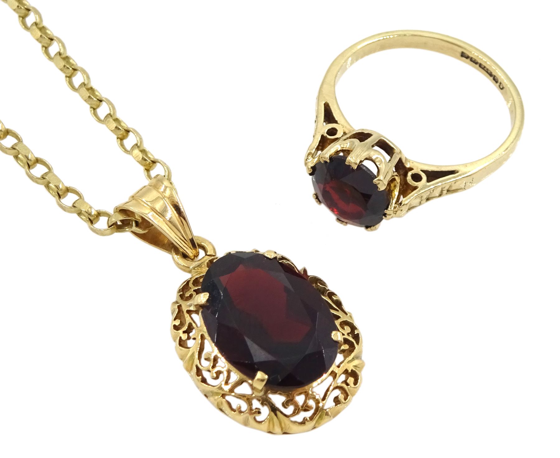 9ct gold single stone garnet ring