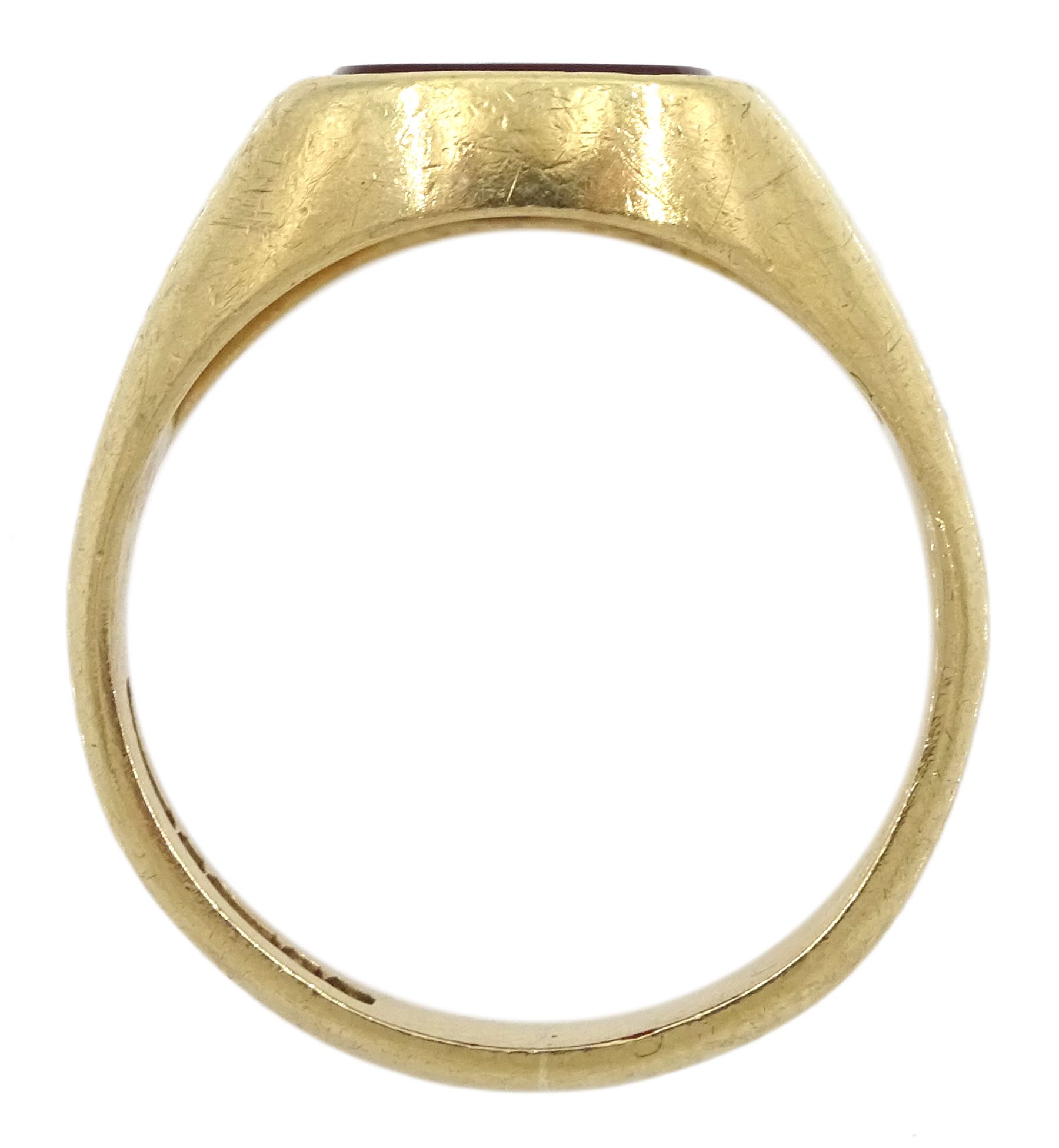 9ct gold single stone carnelian signet ring - Image 4 of 4