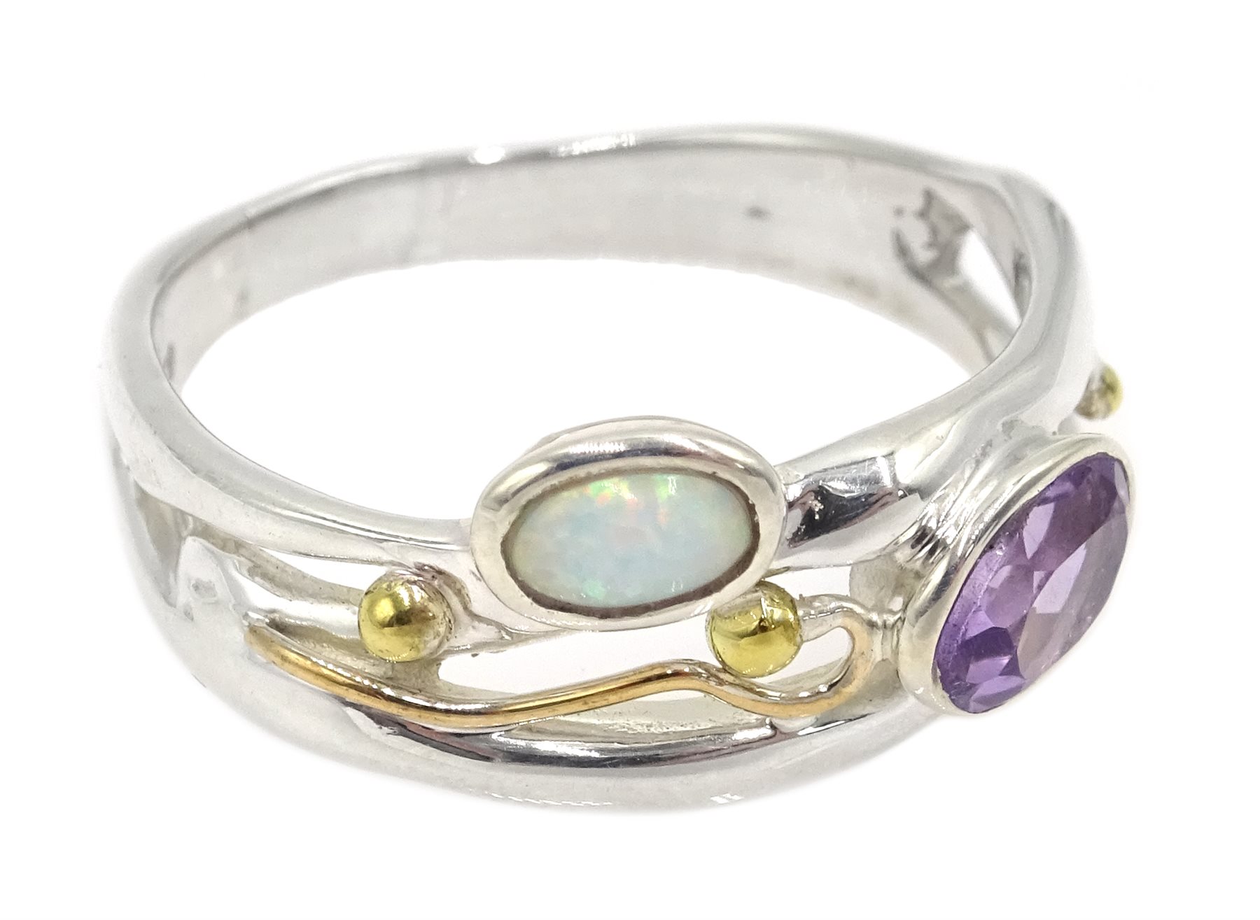 Silver and 14ct gold wire amethyst and opal ring - Image 2 of 3