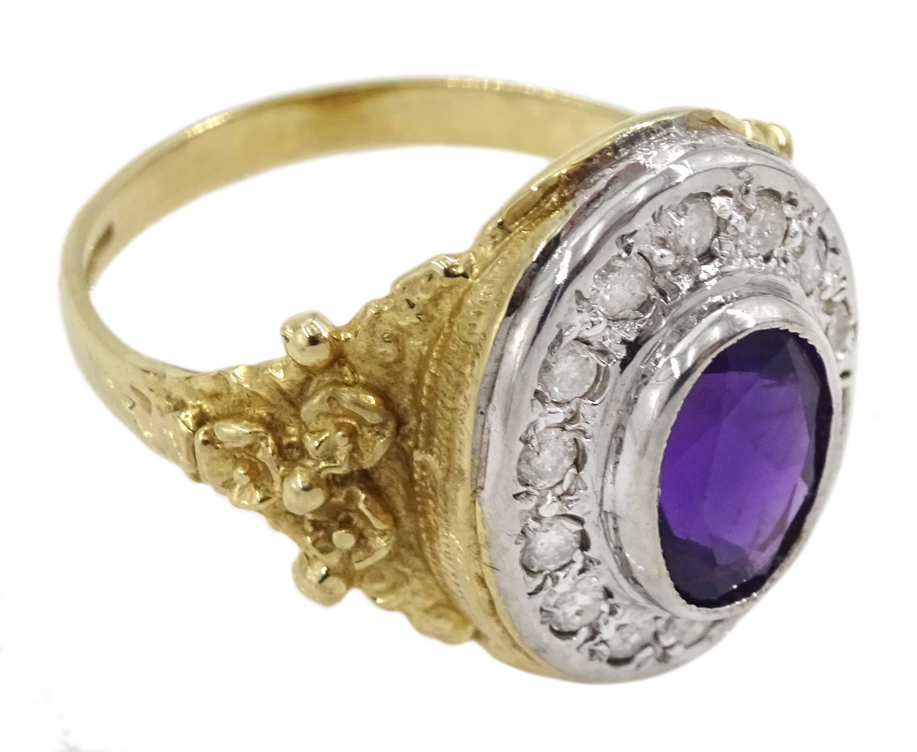 9ct gold oval amethyst and diamond cluster ring - Image 3 of 4