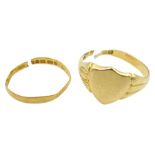 18ct gold shield design signet ring and 22ct gold wedding band