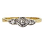 18ct gold Art Deco diamond chip ring