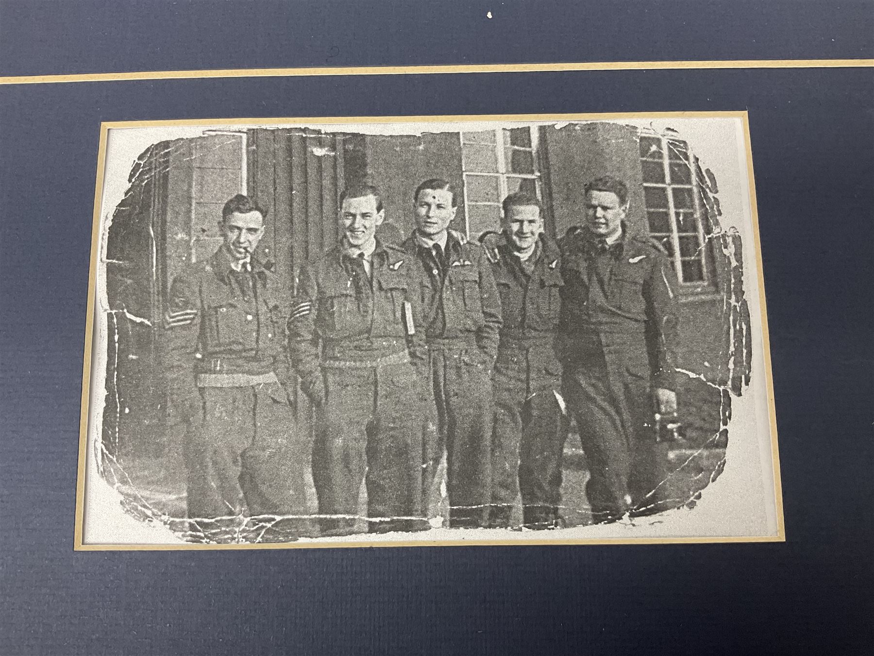 Warrant Officer Gordon Pearce D.F.C. R.A.F.V.R. - display of five medals comprising copy Distinguish - Image 5 of 9