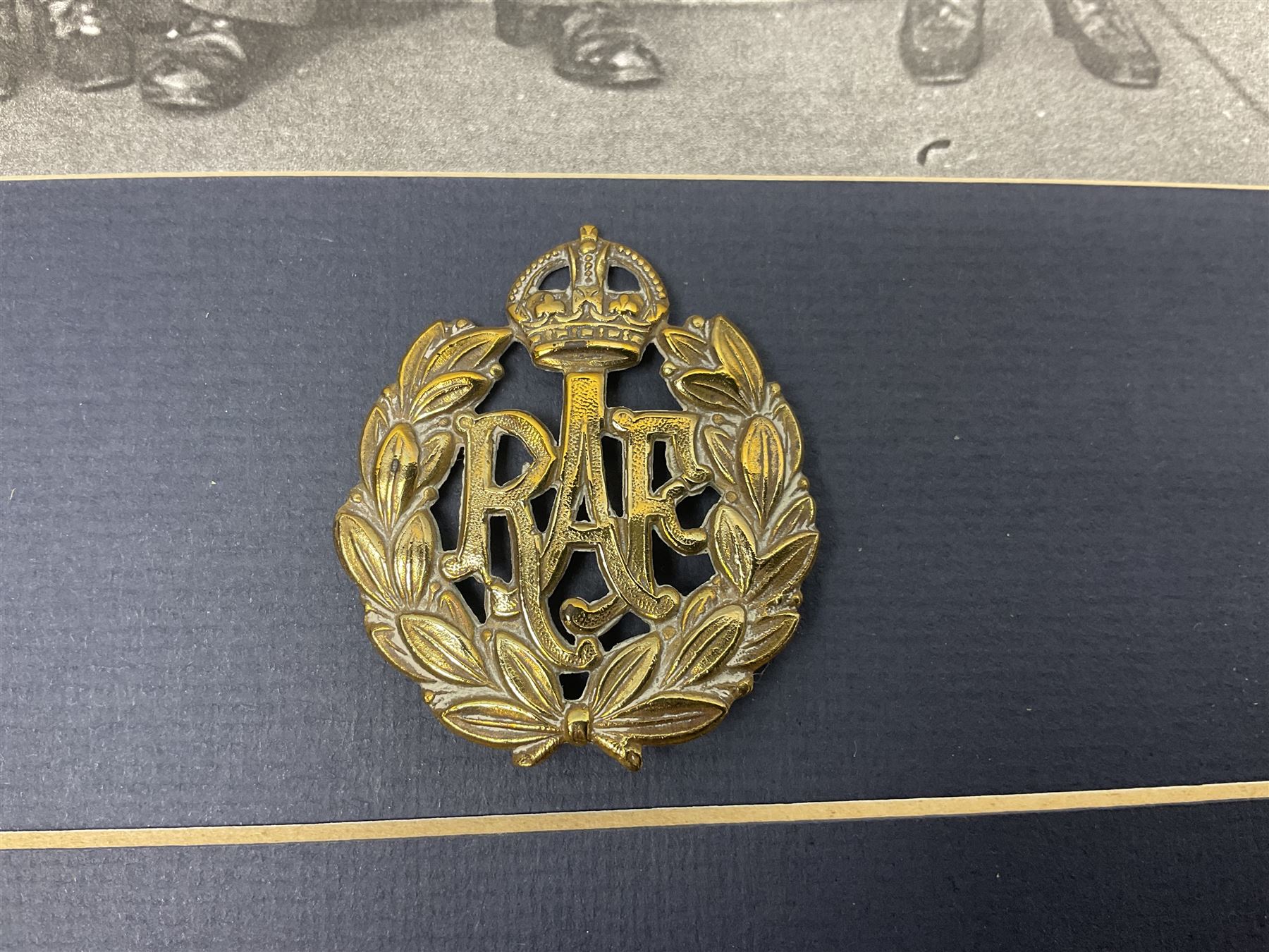 Warrant Officer Gordon Pearce D.F.C. R.A.F.V.R. - display of five medals comprising copy Distinguish - Image 2 of 9