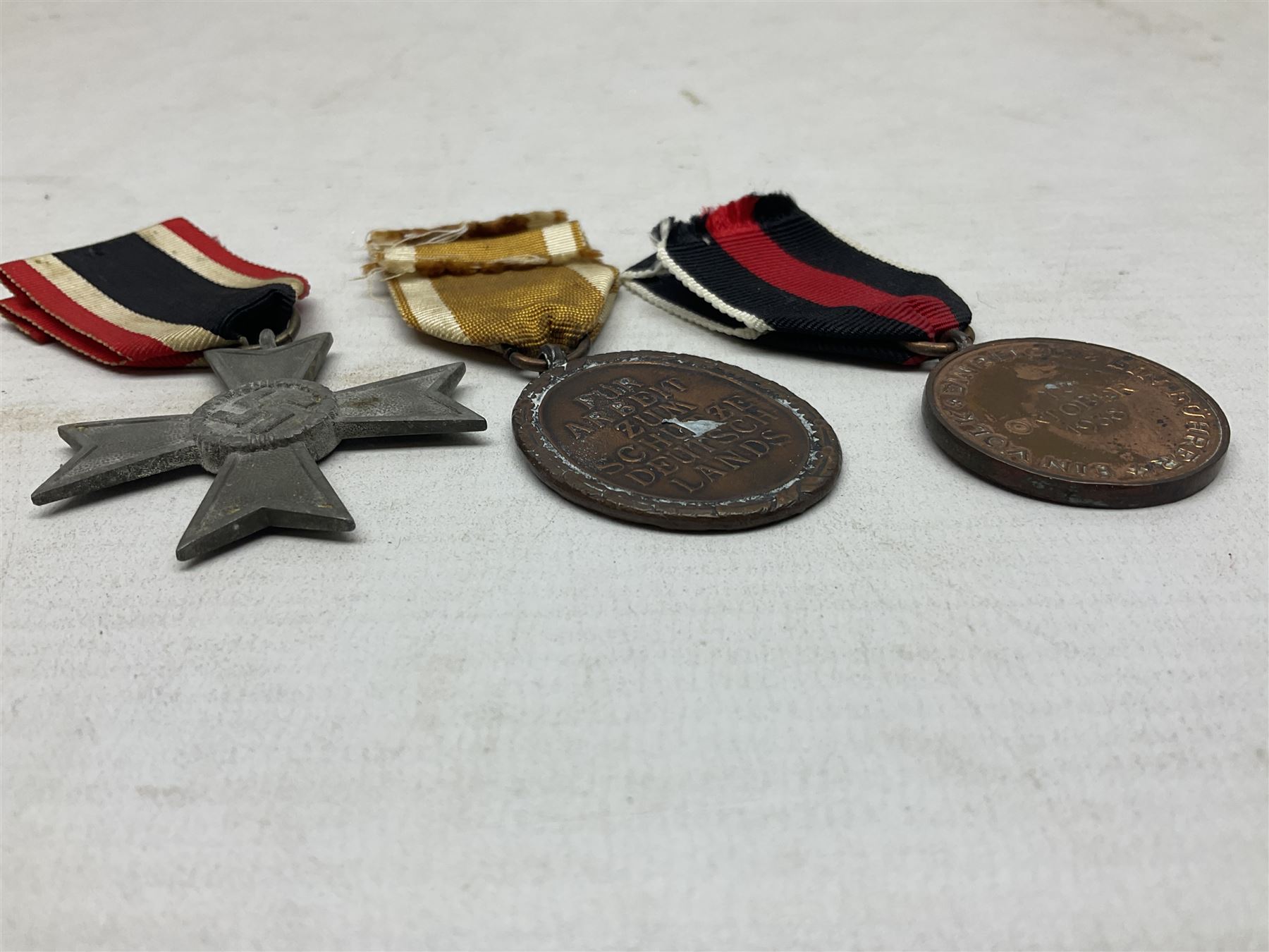 Three WW2 German medals - Defences Medal - Image 3 of 4