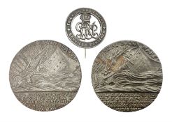 George V WW1 war badge 'For King and Empire Services Rendered' No.484017 (details of recipient in co