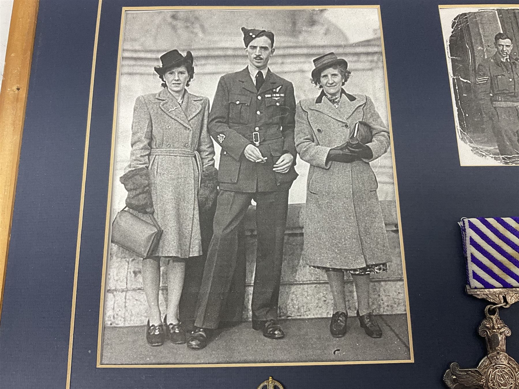 Warrant Officer Gordon Pearce D.F.C. R.A.F.V.R. - display of five medals comprising copy Distinguish - Image 3 of 9