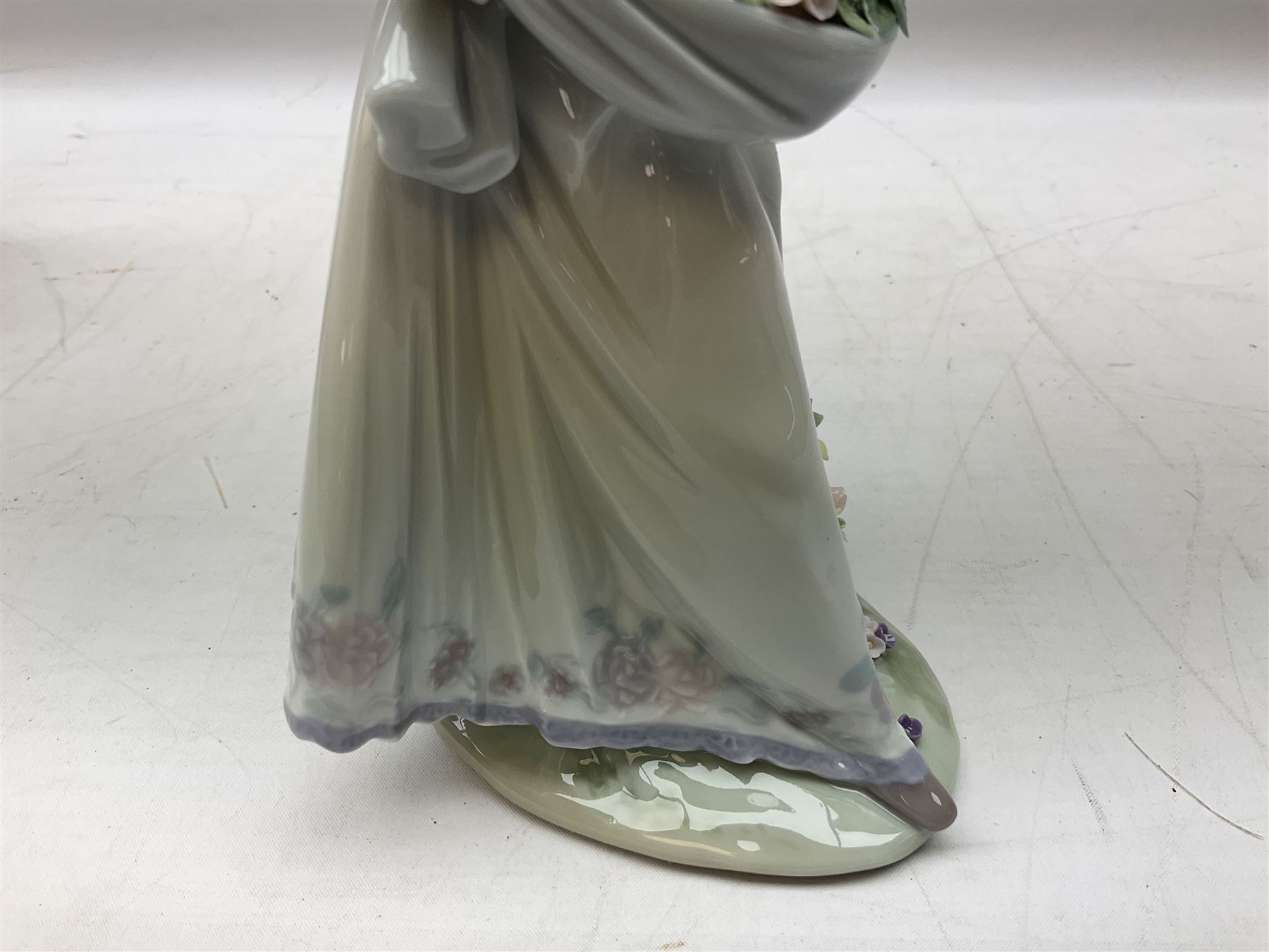 Three Lladro figures - Image 11 of 17