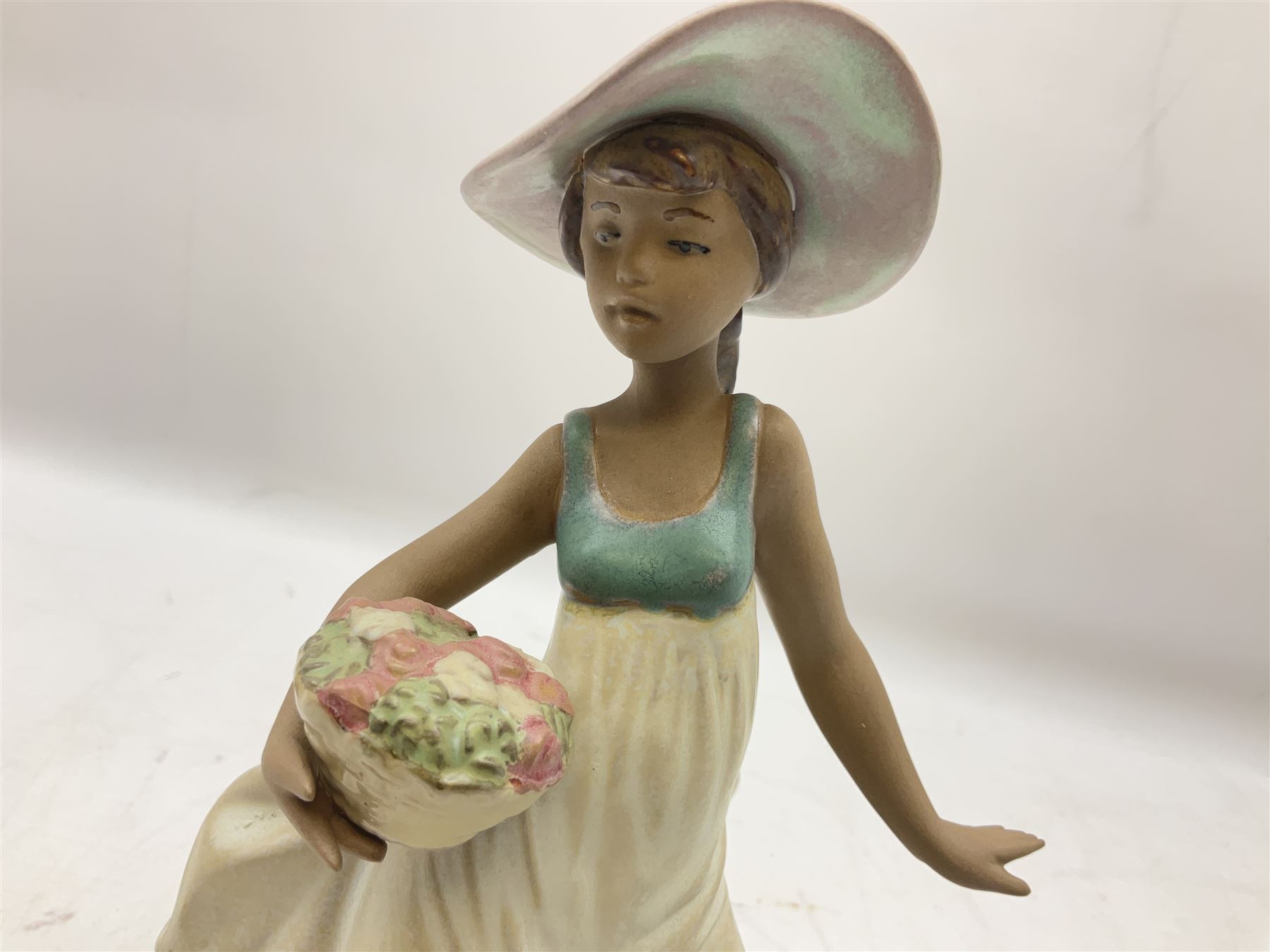 Four Lladro figures - Image 14 of 18