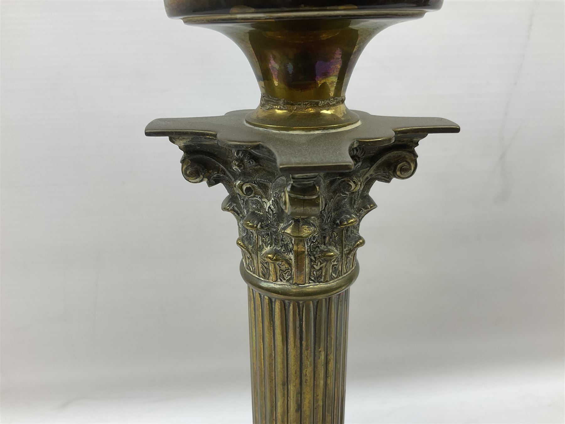 Two Victorian brass oil lamps - Image 4 of 10