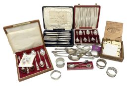 Group of silver to include cased set of six silver handled knives hallmarked Birmingham 1921 by Raen