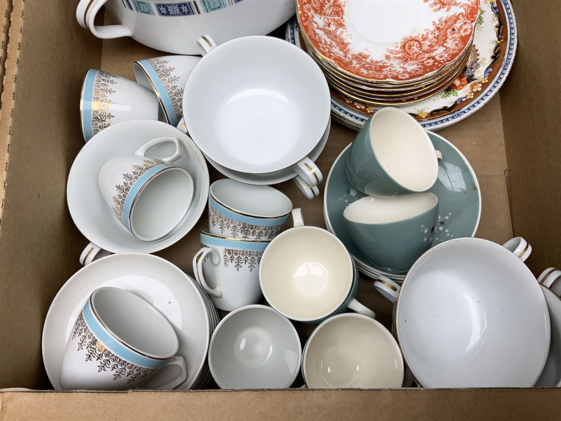 Quantity of Victorian and later ceramics to include tea and dinner wares - Image 8 of 13