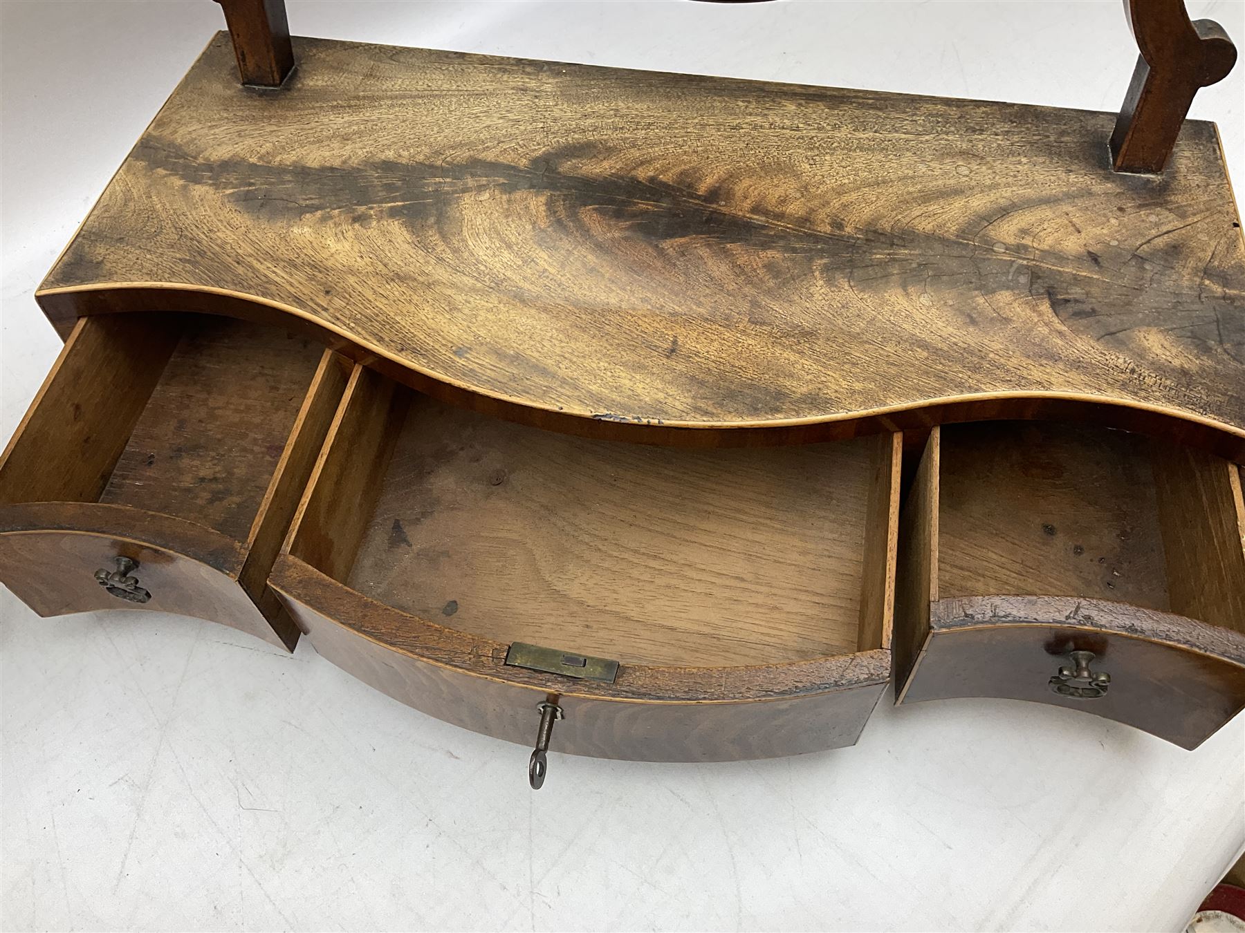 Two 19th century mahogany dressing table mirrors - Image 7 of 10