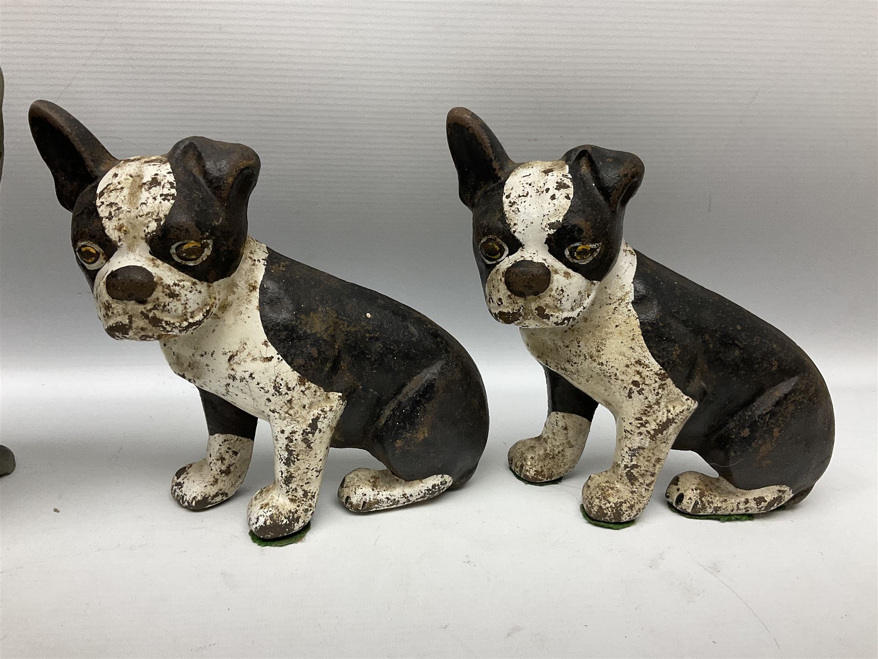 Cast iron doorstops etc modelled as dogs and cats - Image 8 of 8