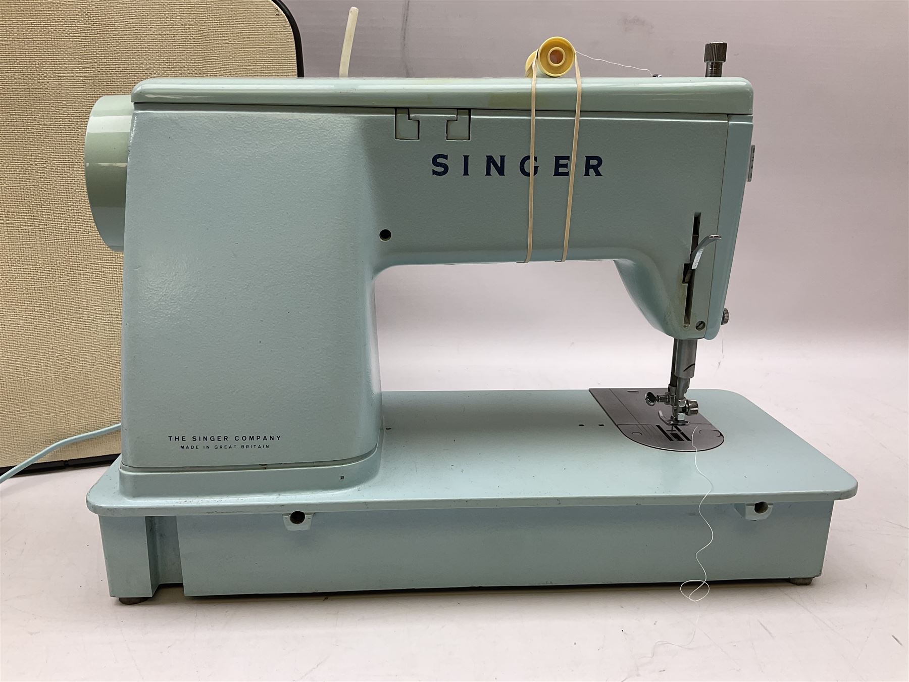 1960s model 347 Singer sewing machine - Image 13 of 16