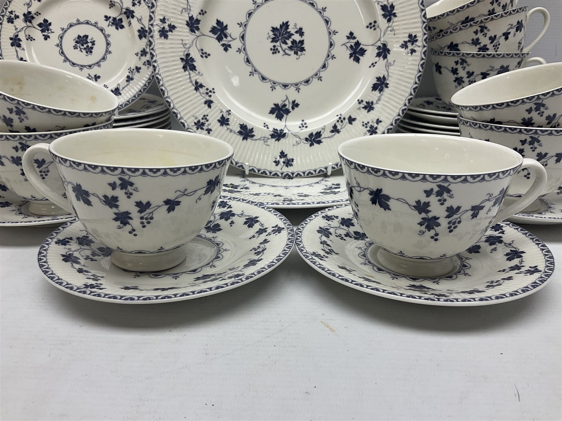 Royal Doulton Yorktown pattern tea wares - Image 4 of 8