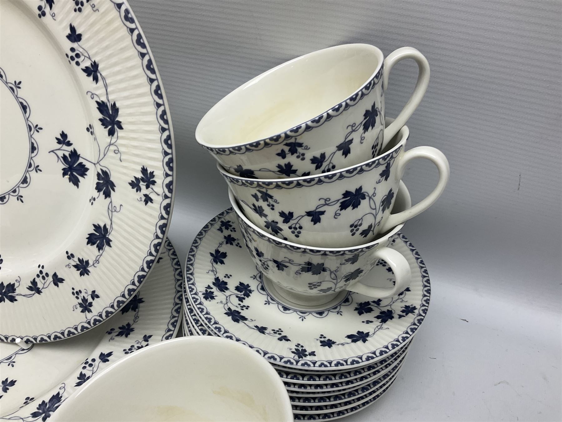 Royal Doulton Yorktown pattern tea wares - Image 5 of 8