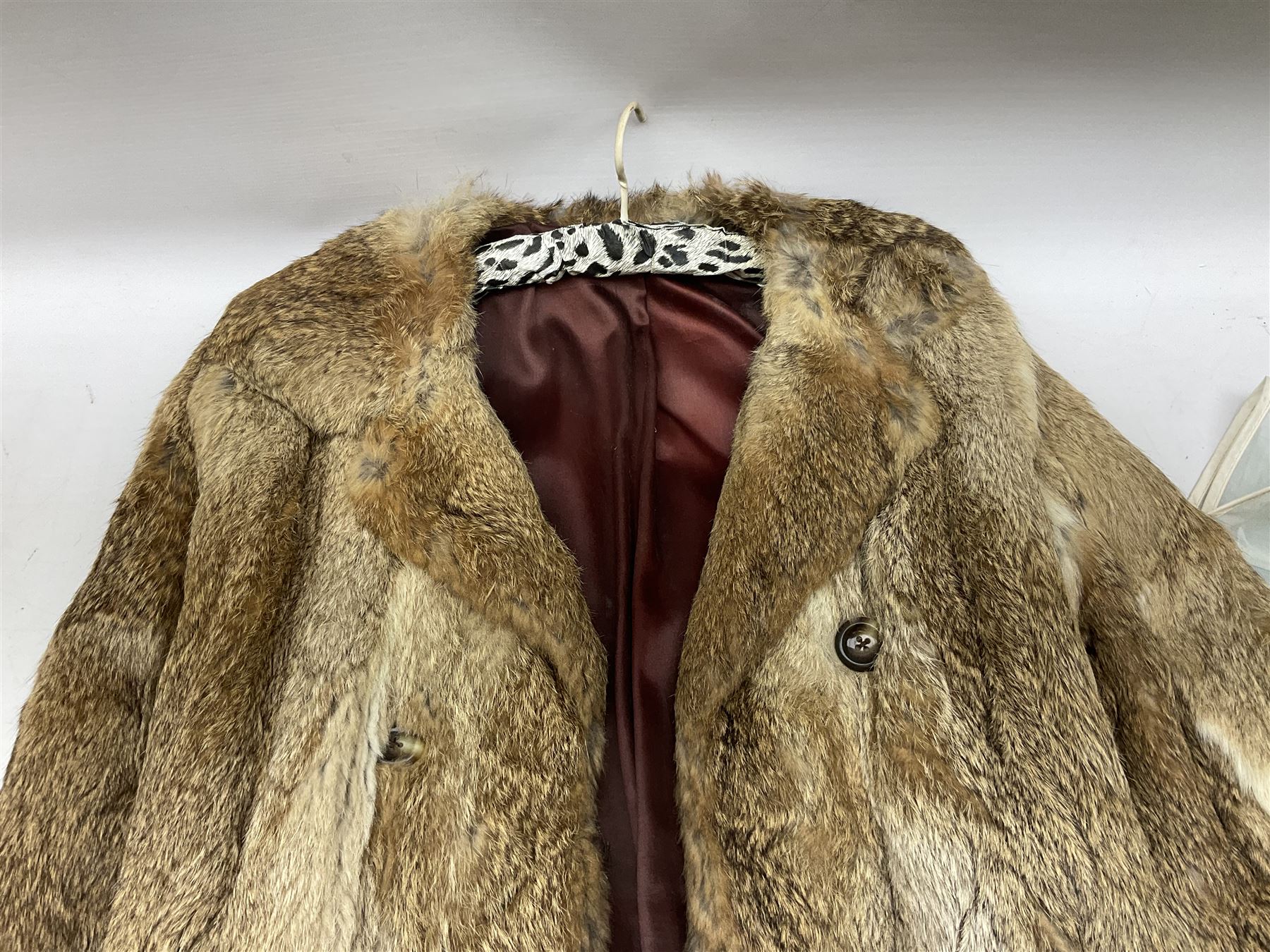 Ladies three quarter length fur coat - Image 2 of 9