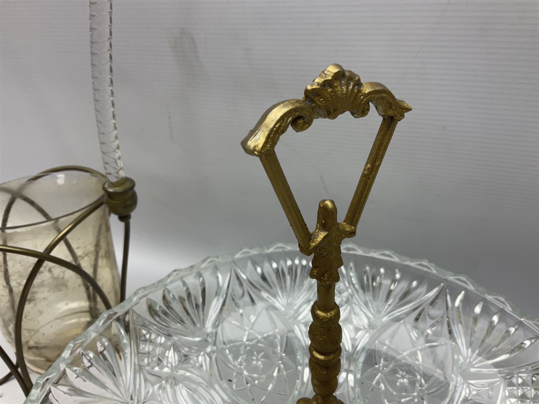 20th century moulded glass and gilt centre piece bowl with carrying handle and ornate trefoil base - Image 5 of 8