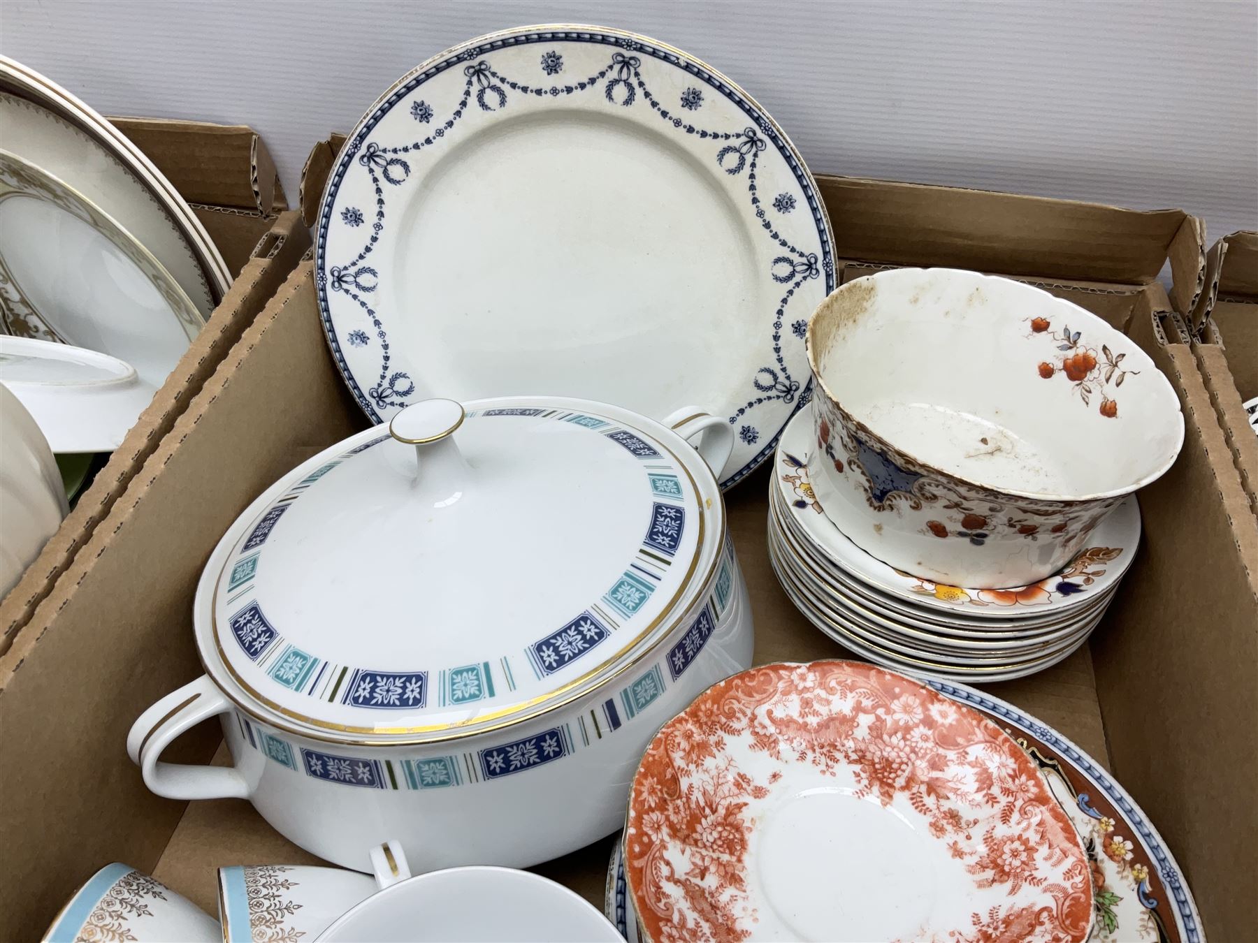 Quantity of Victorian and later ceramics to include tea and dinner wares - Image 7 of 13