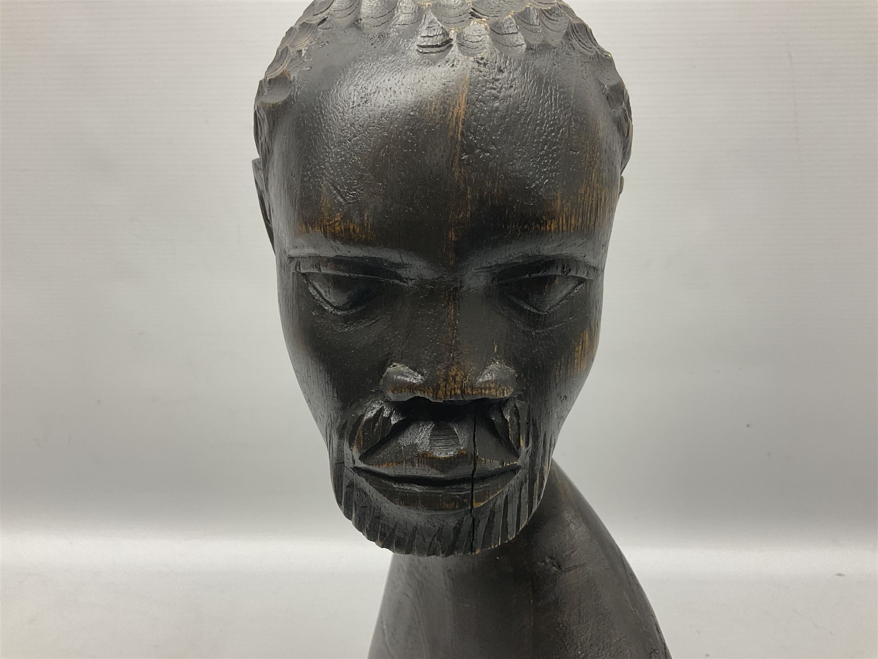 20th century African carved wood bust - Image 4 of 5