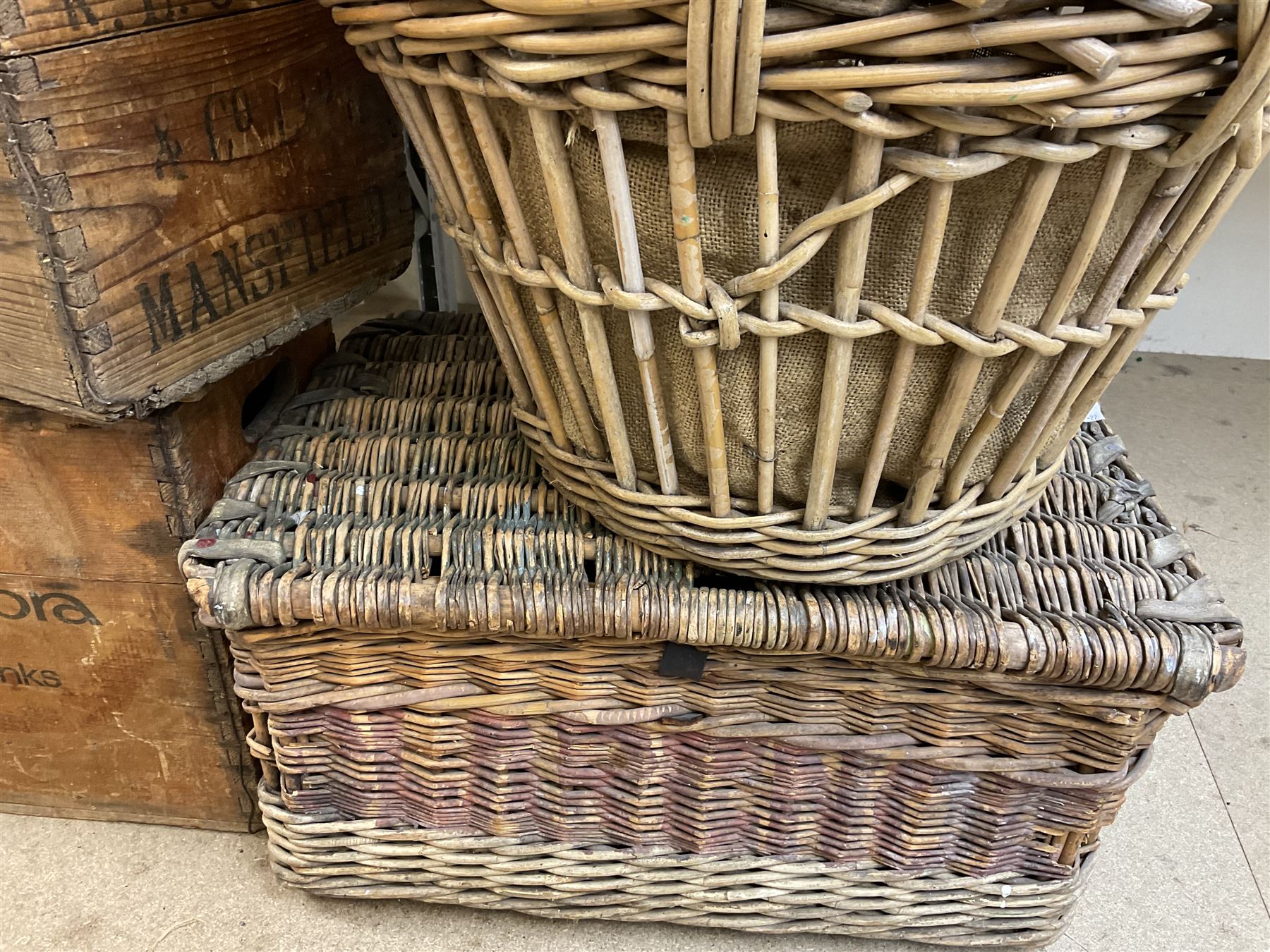 Two wicker baskets - Image 5 of 6