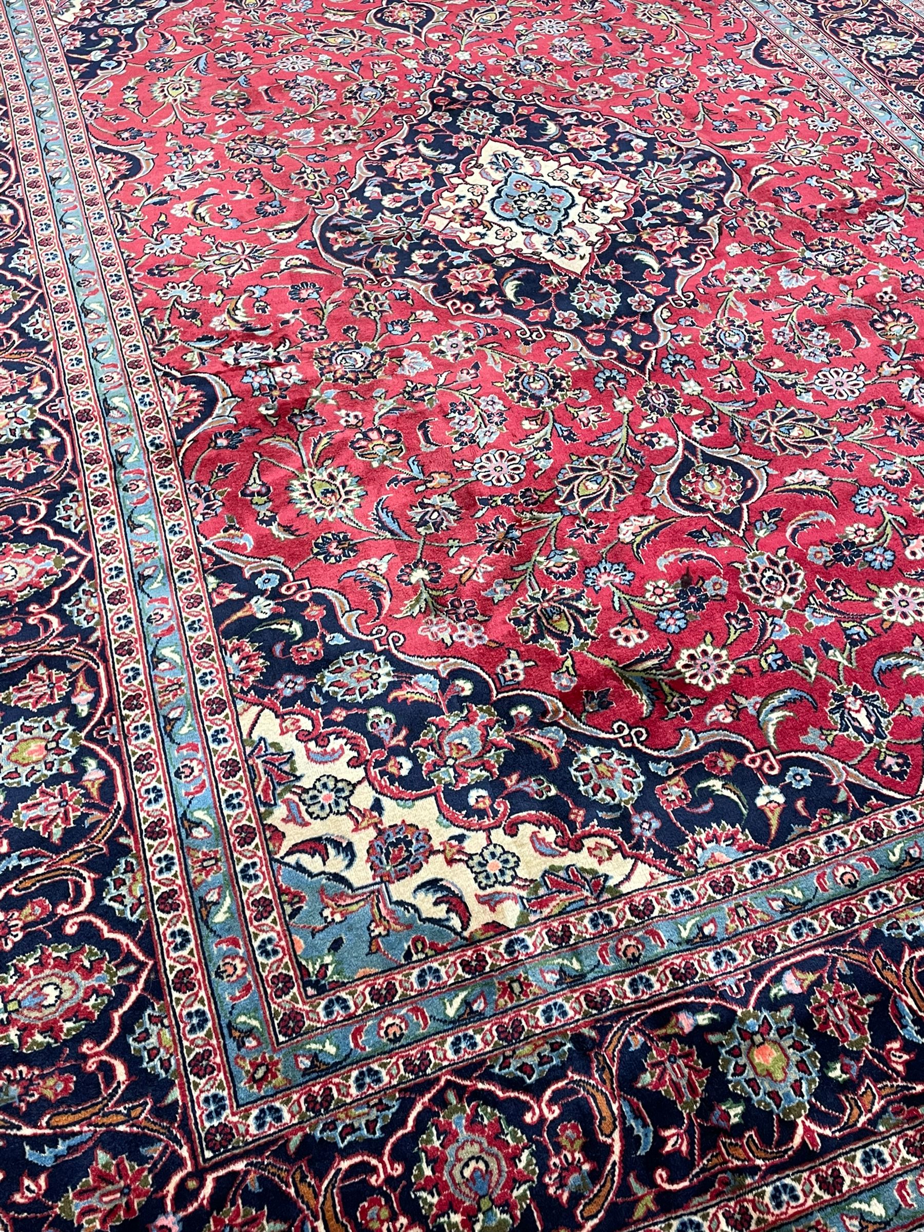 Central Persian Kashan carpet - Image 2 of 8