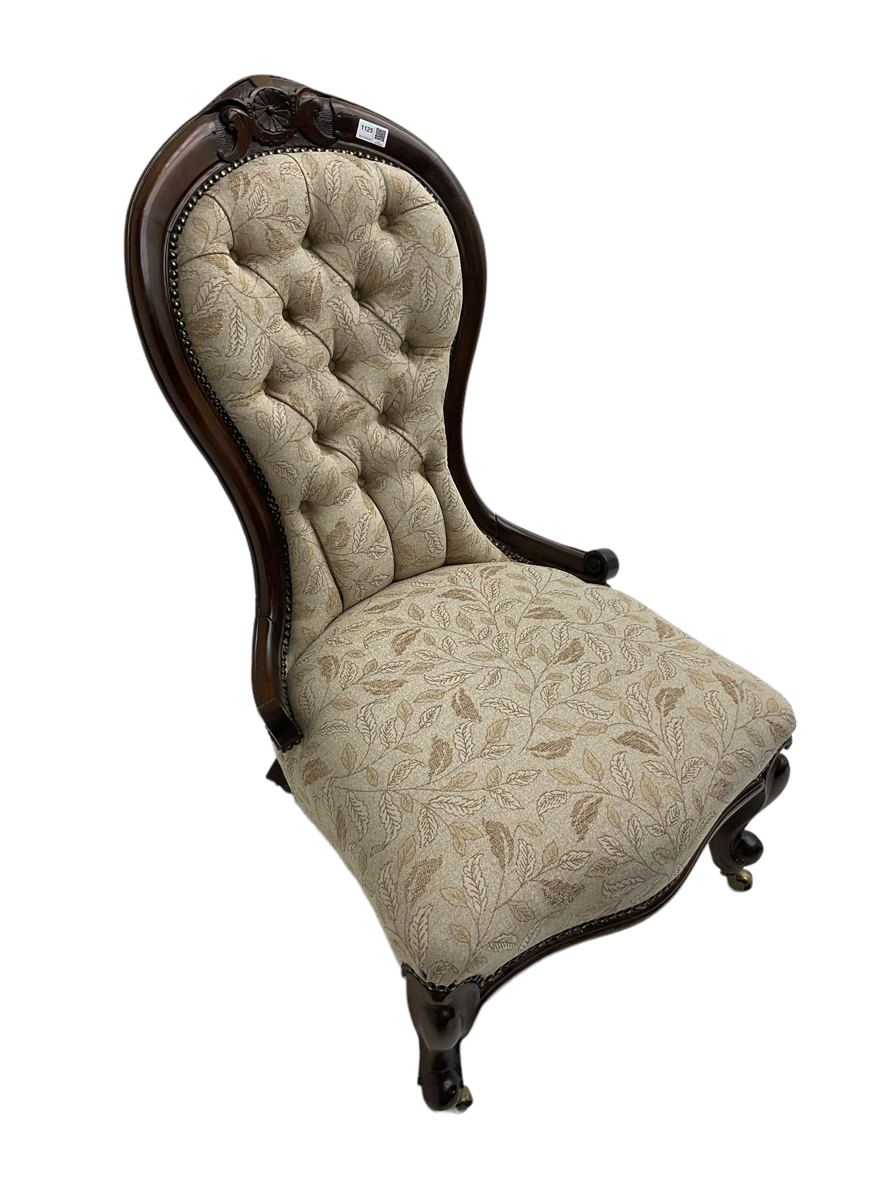 Victorian walnut spoon back nursing chair - Image 6 of 6