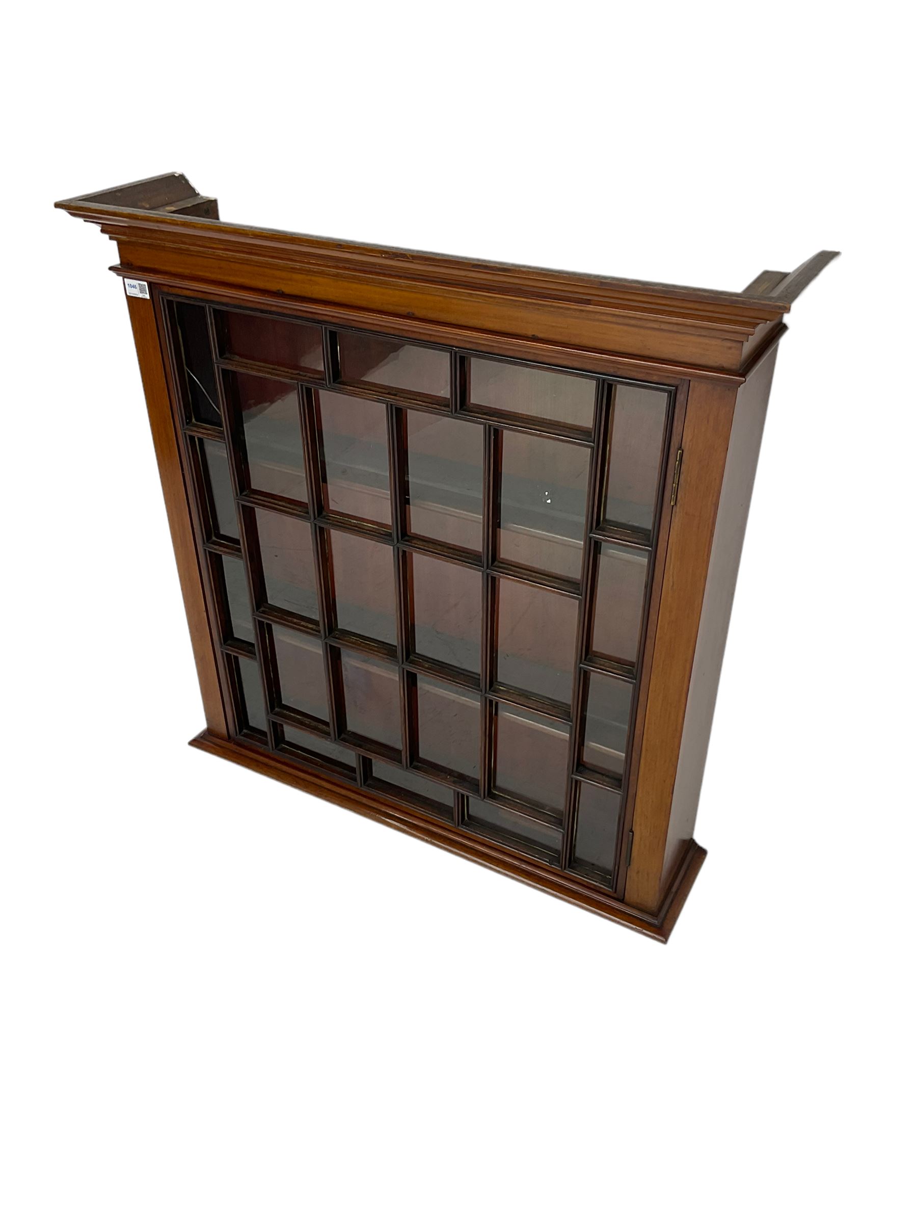Early 20th century mahogany wall hanging cabinet - Image 2 of 6