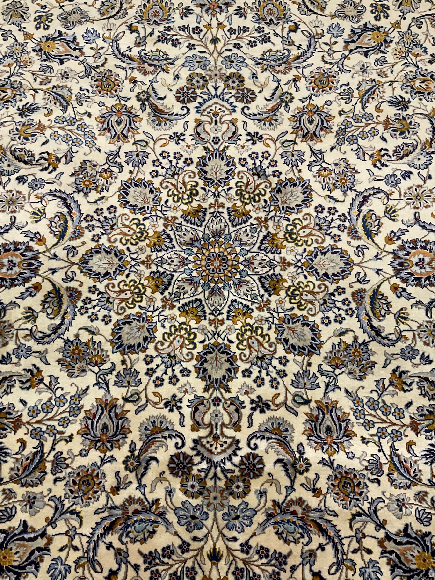 Persian Kashan ivory ground carpet - Image 4 of 5