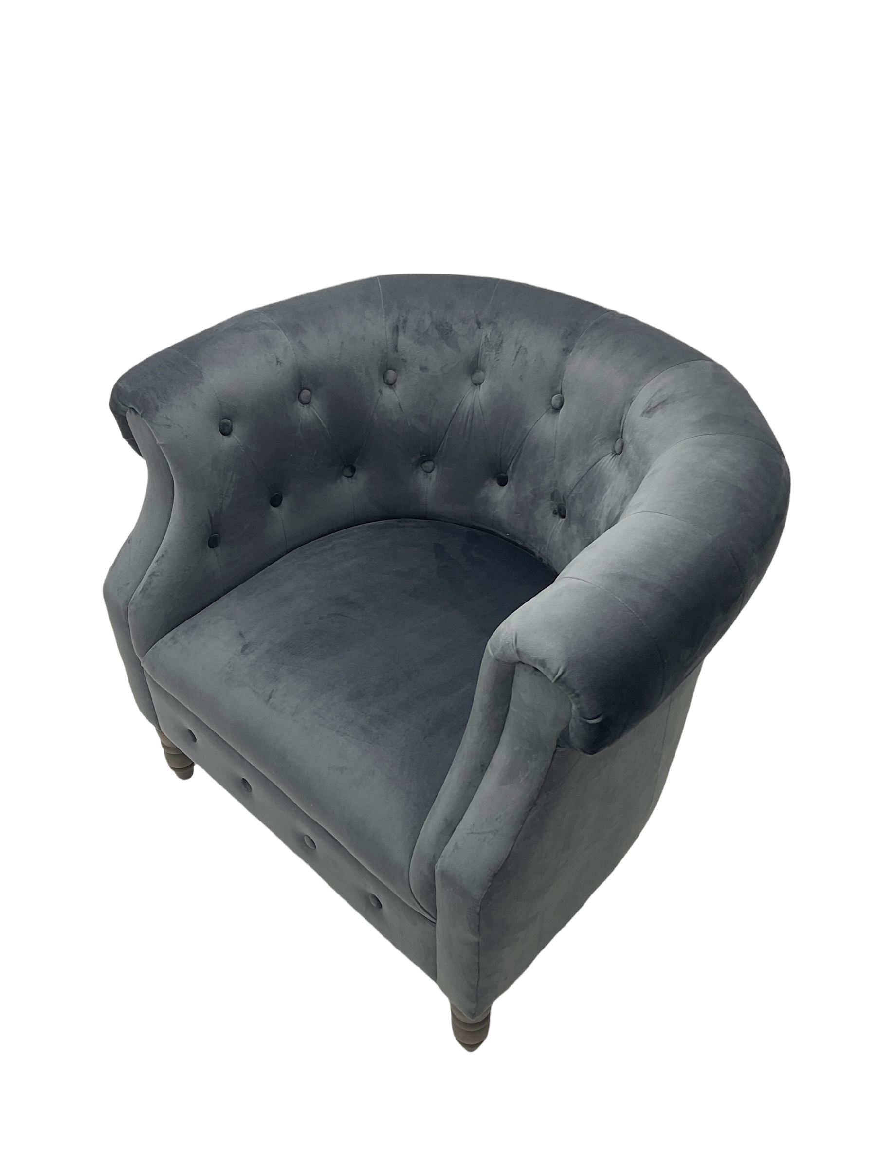 Natural velvet Chesterfield button pressed tub chair with rolled arms - Image 4 of 6