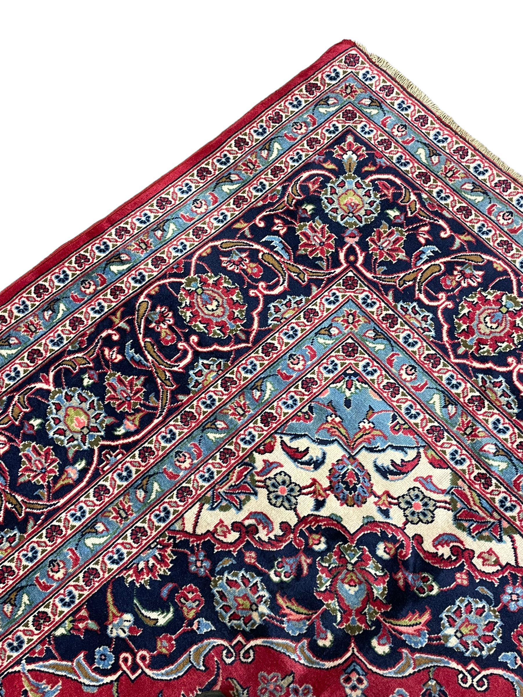 Central Persian Kashan carpet - Image 4 of 8