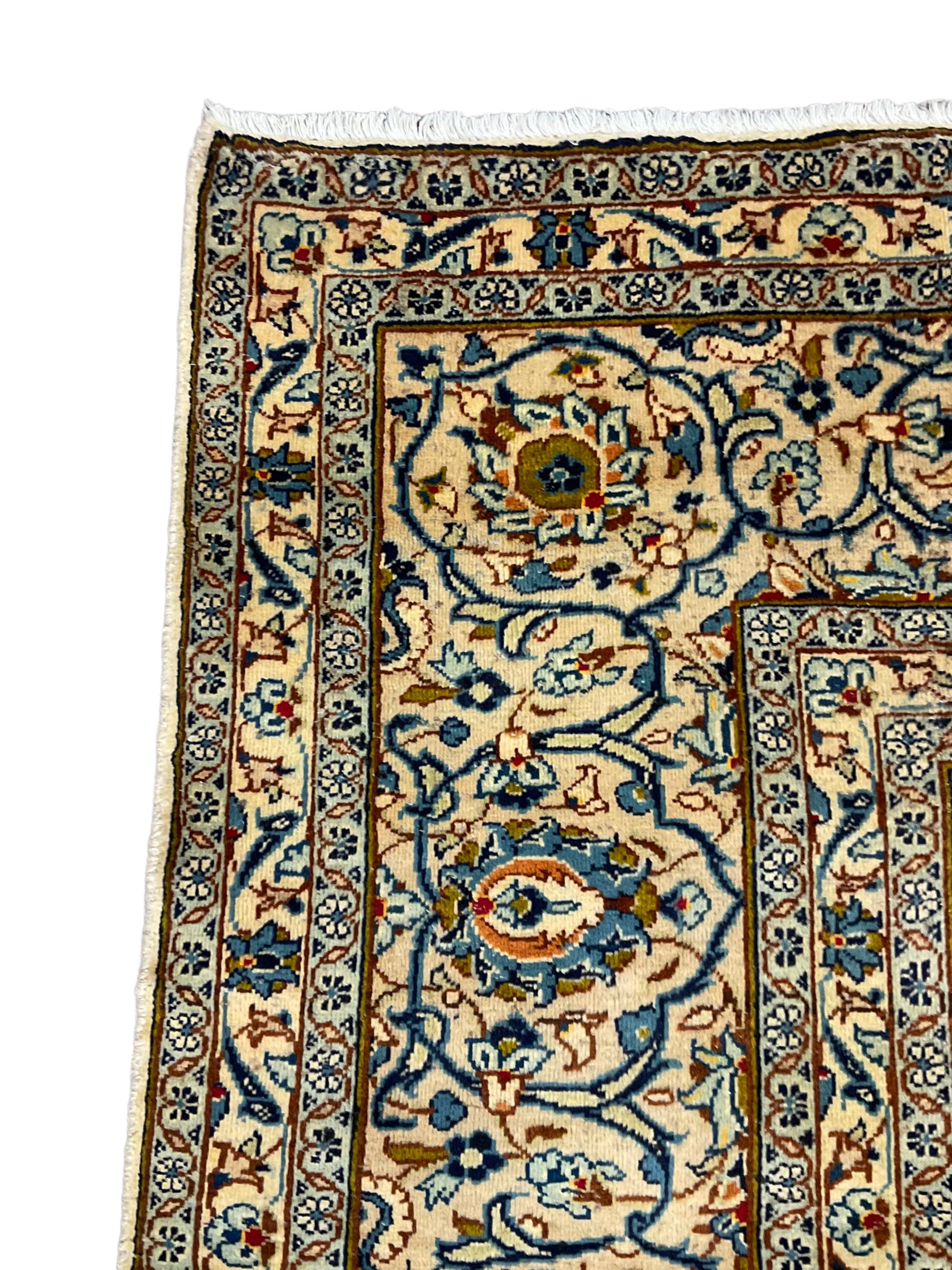 Persian Kashan golden ivory ground carpet - Image 3 of 7