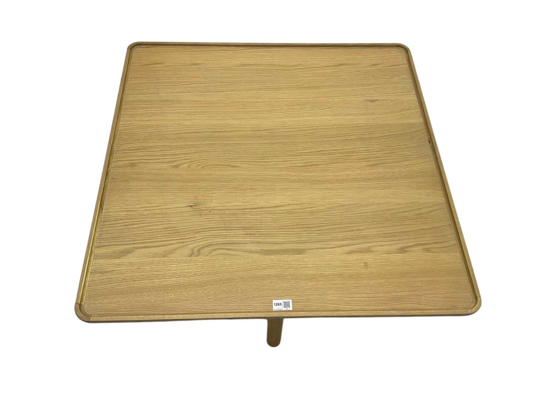 Contemporary square oak table - Image 2 of 6