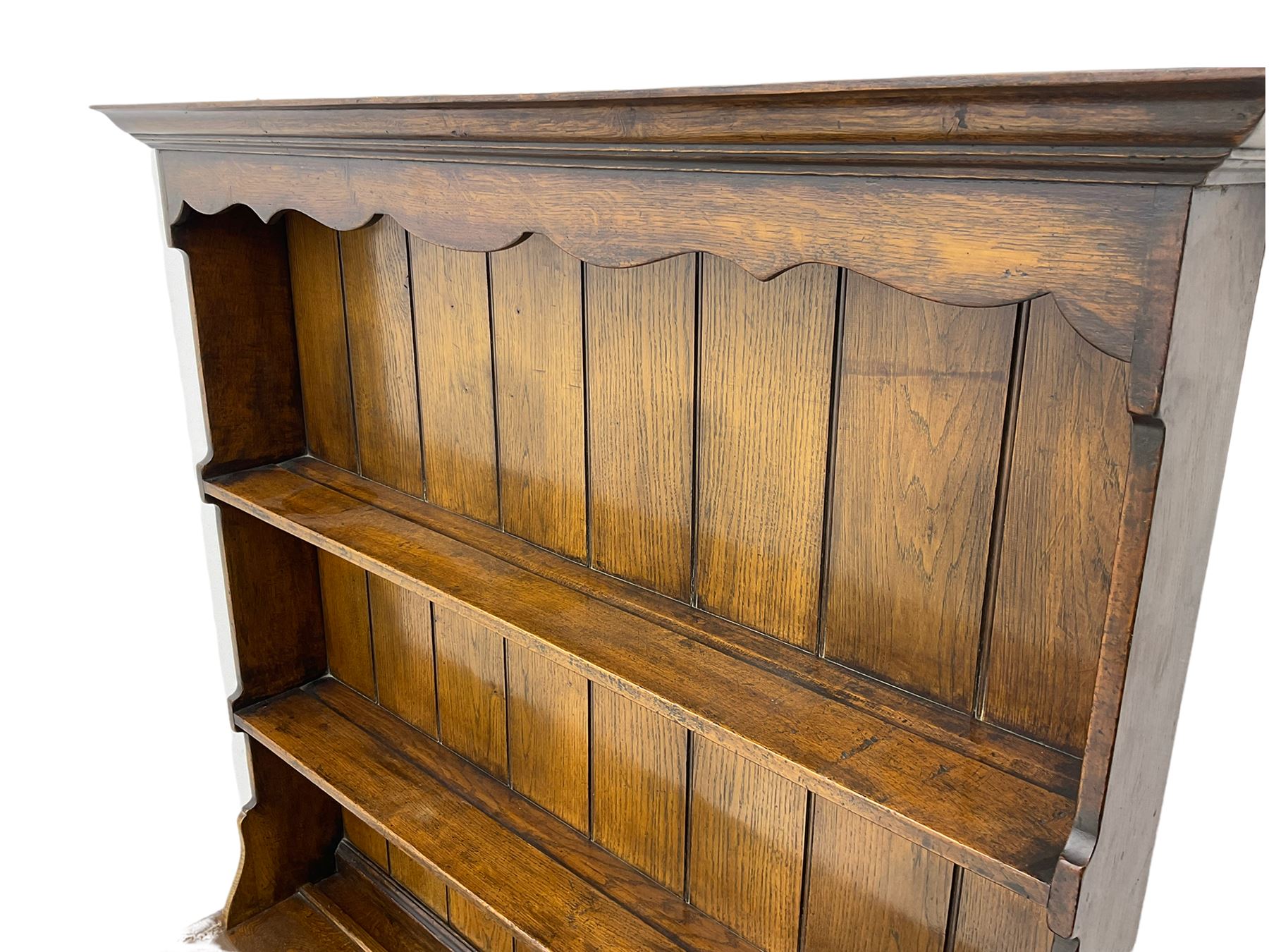 Georgian style oak dresser and rack - Image 7 of 7