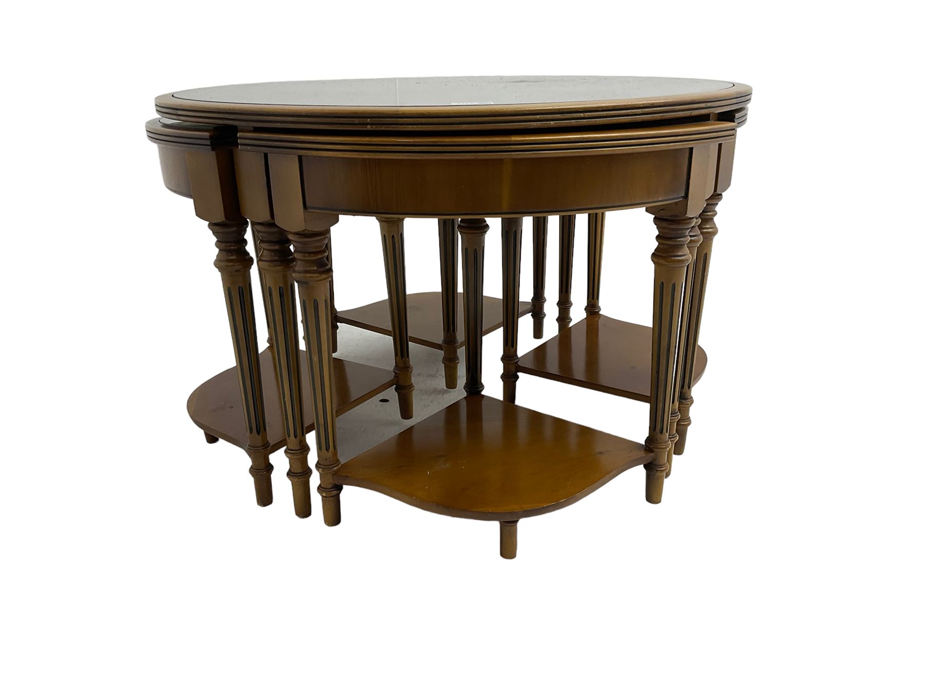 Yew wood circular coffee table with four nesting tables - Image 3 of 5